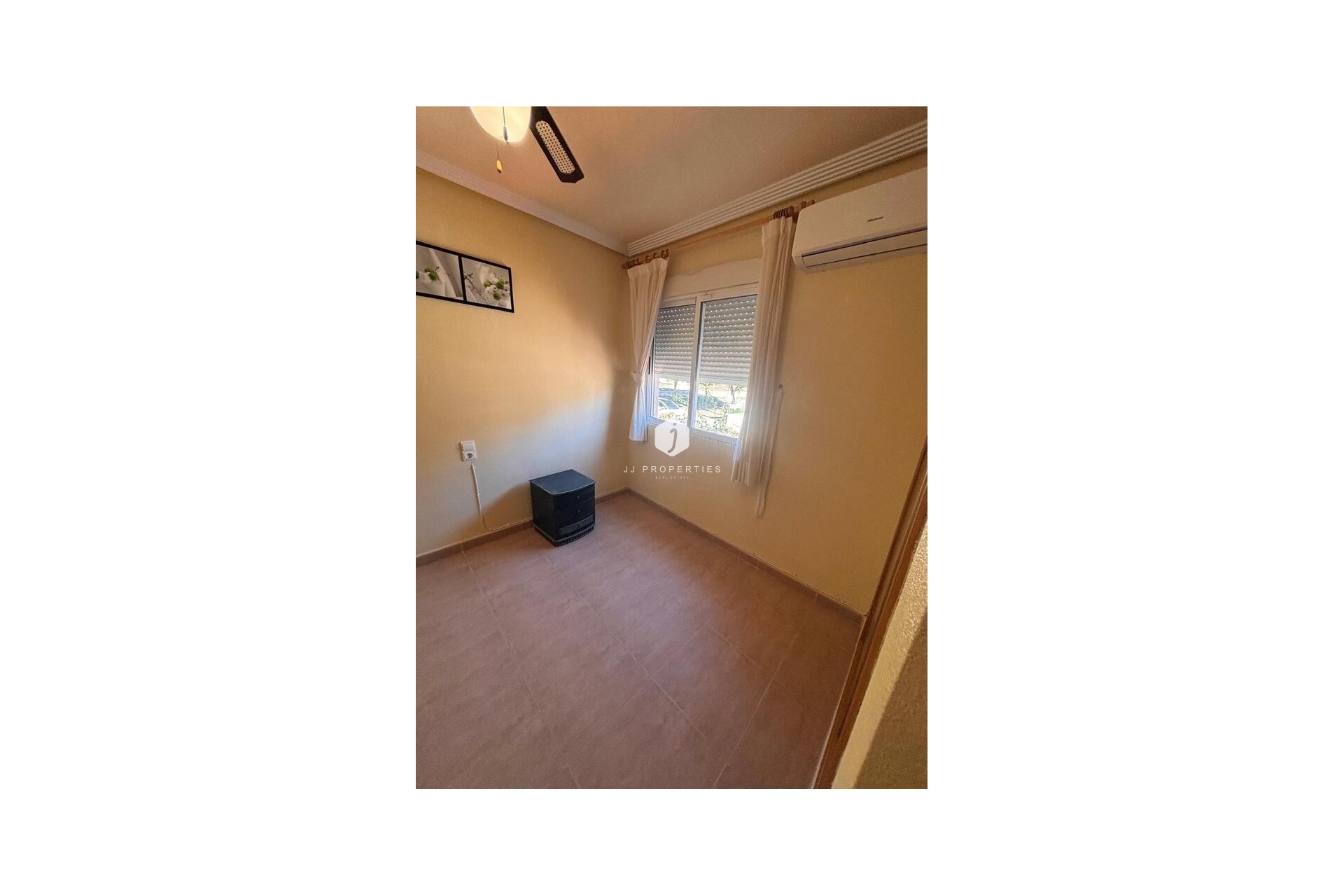 Resale - Chalet -
Los Altos - Costa Blanca