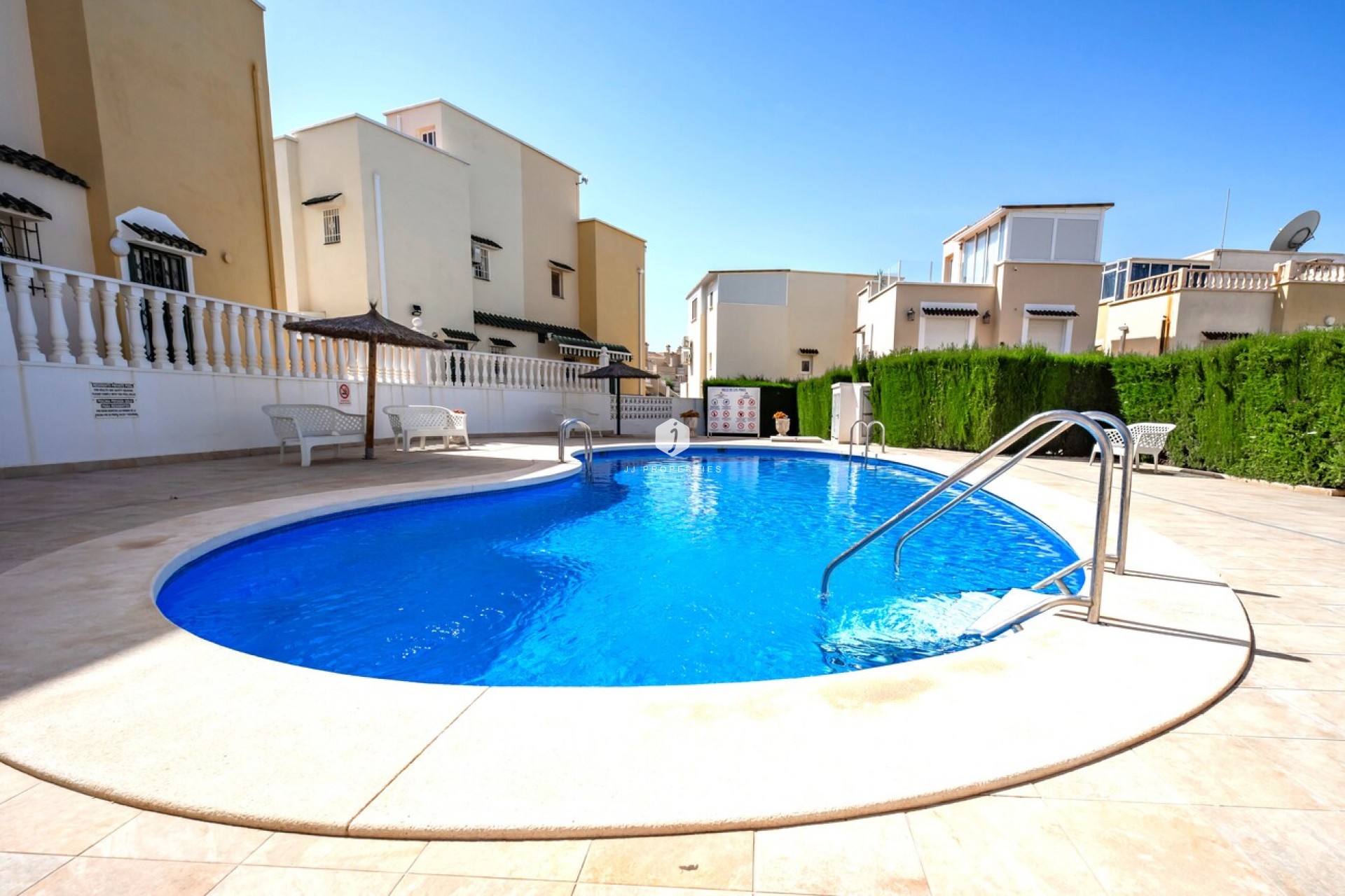 Resale - Chalet -
Los Altos - Res Valle de los pinos