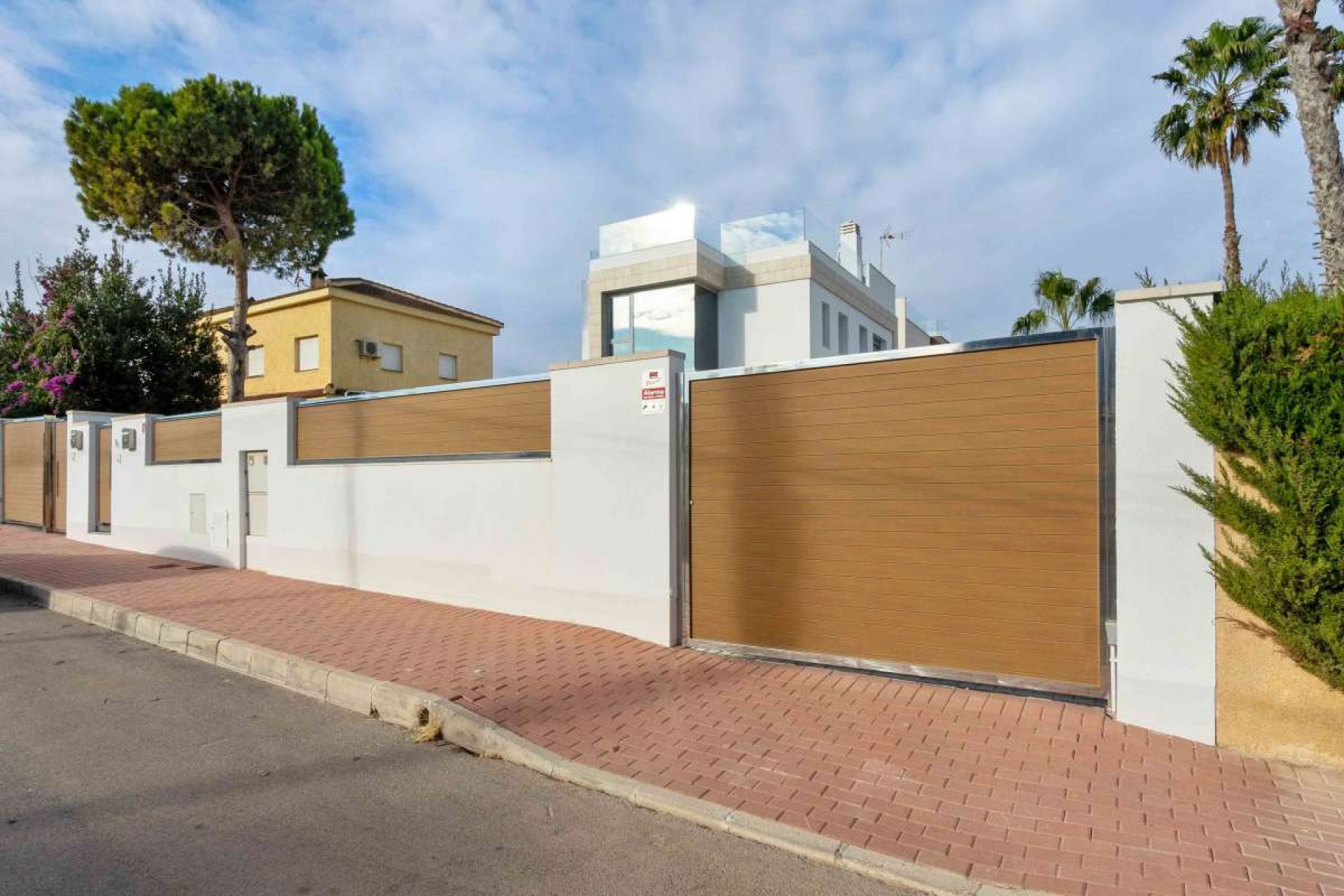 Resale - Chalet -
Los Balcones - Costa Blanca