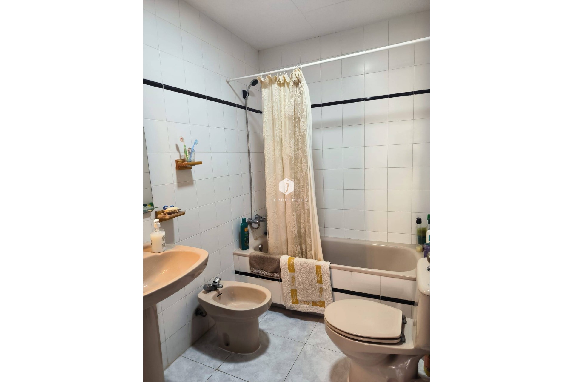 Resale - Chalet -
Orihuela Costa - Cabo Roig