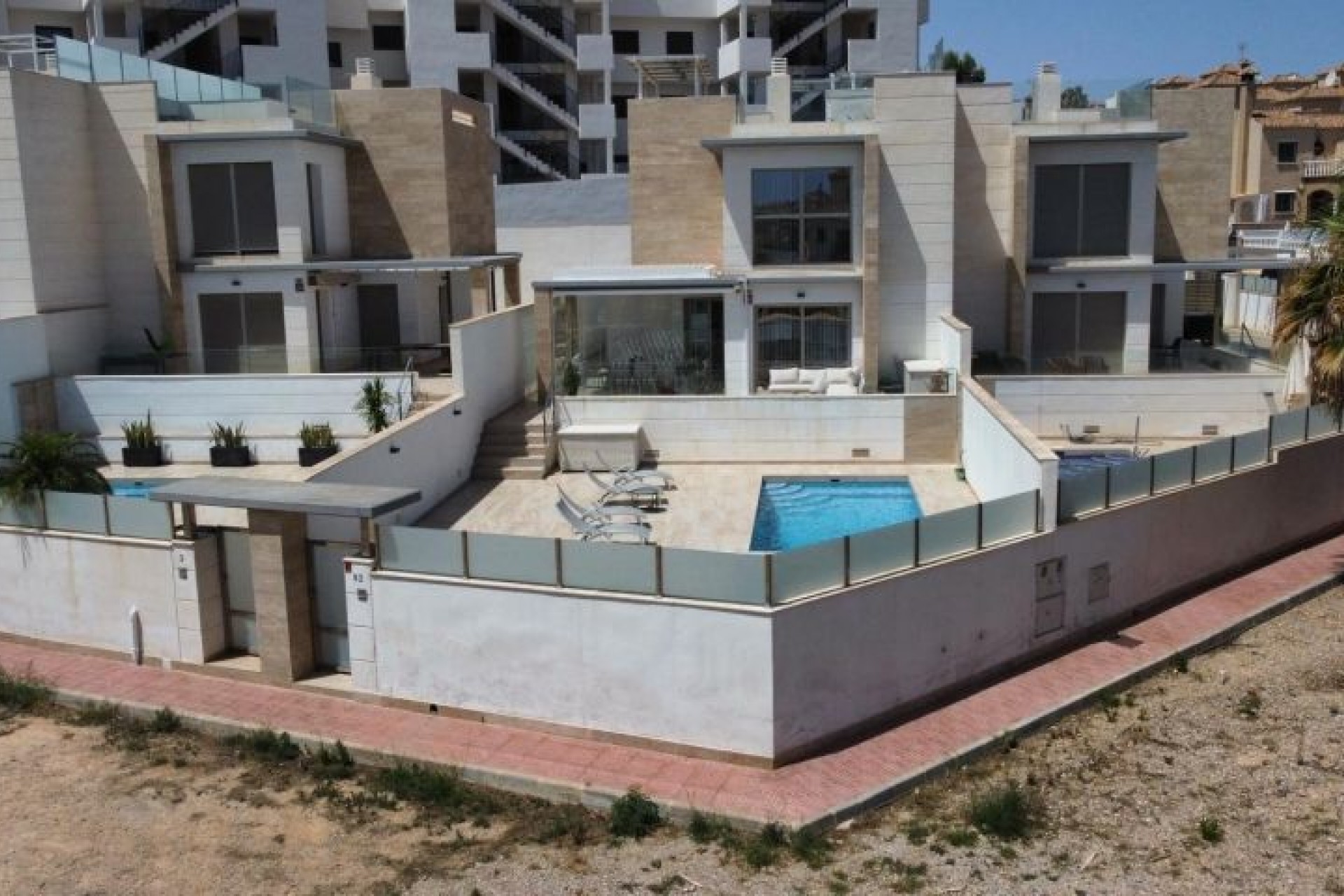 Resale - Chalet -
Orihuela Costa - Costa Blanca