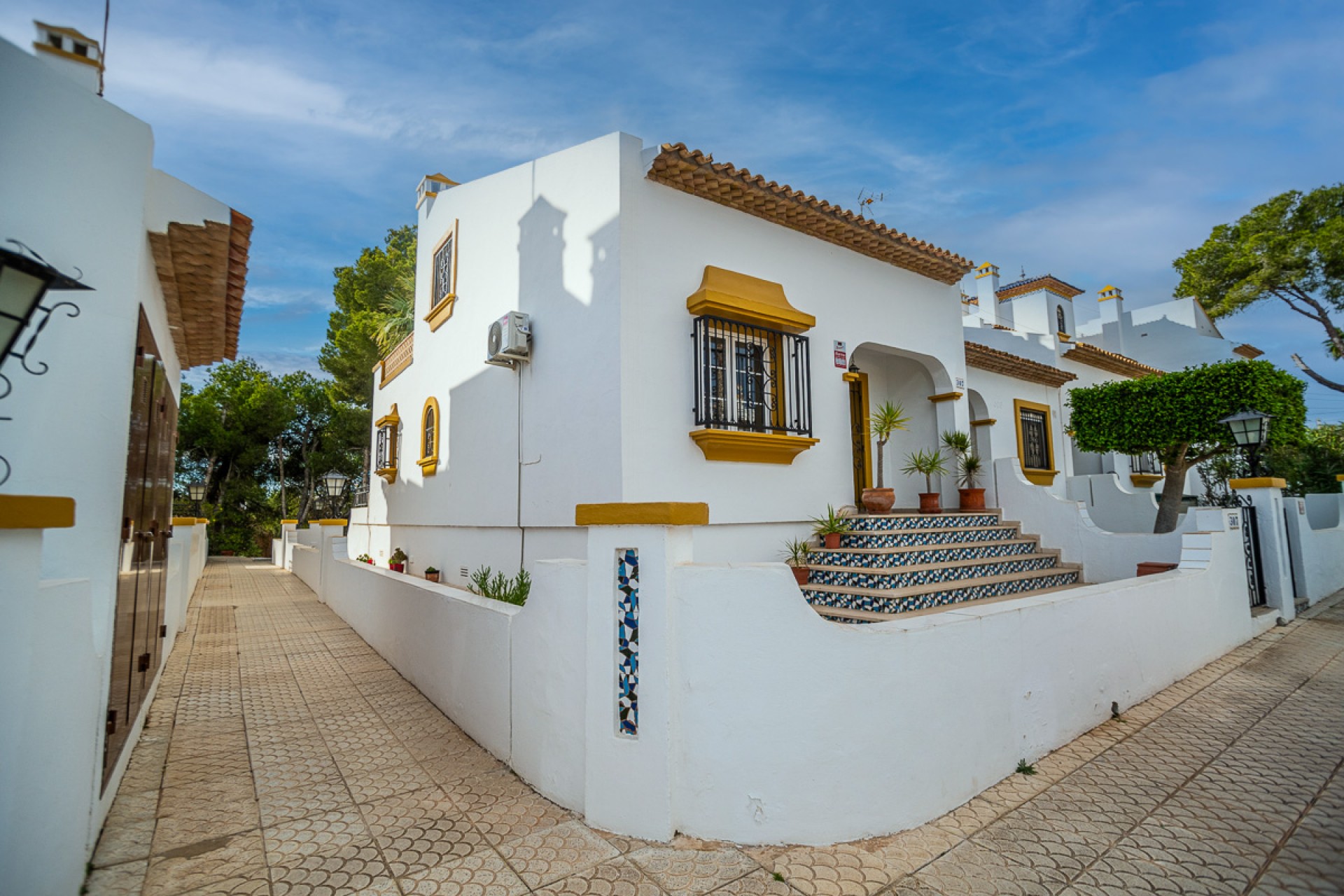 Resale - Chalet -
Orihuela Costa - Costa Blanca