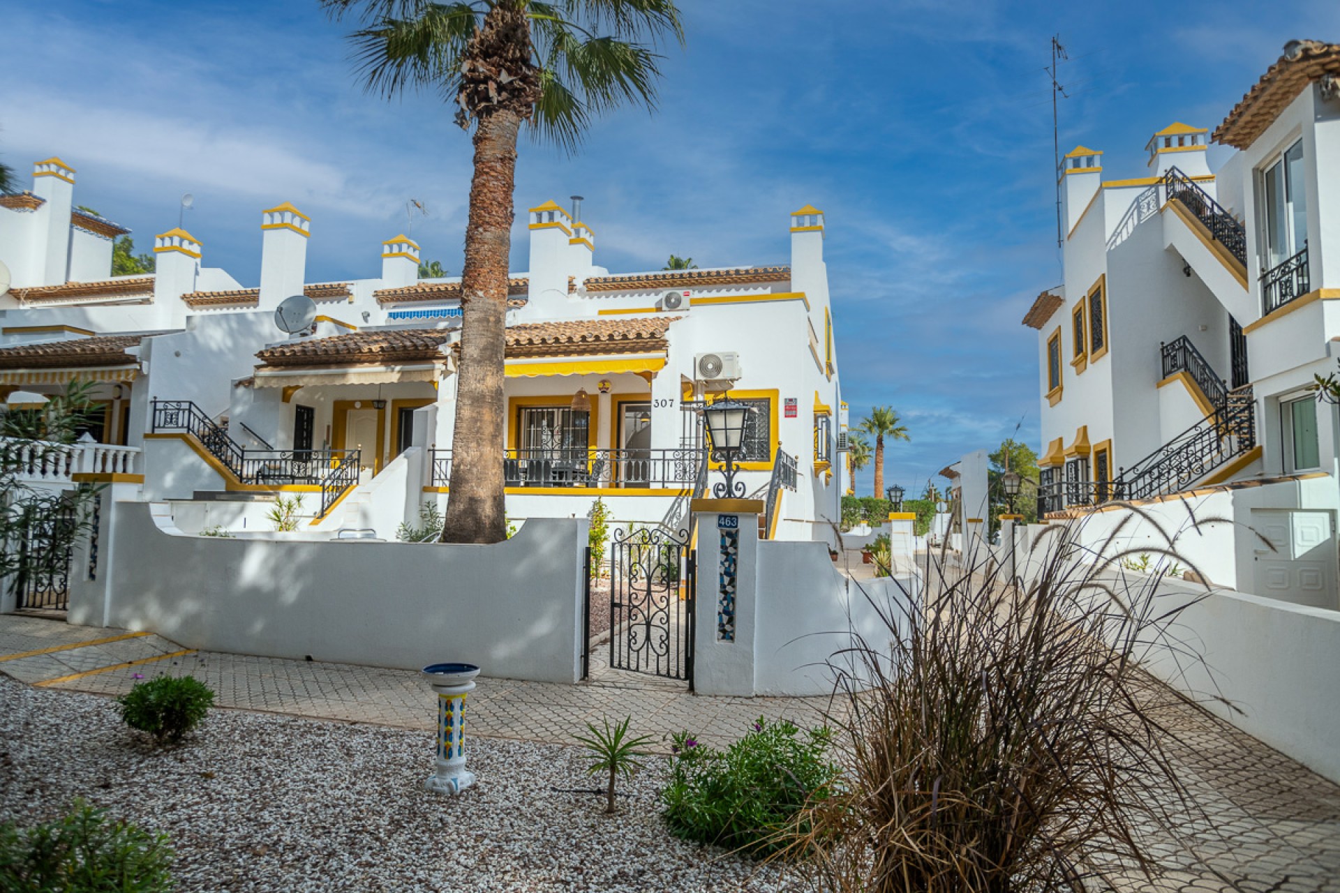 Resale - Chalet -
Orihuela Costa - Costa Blanca