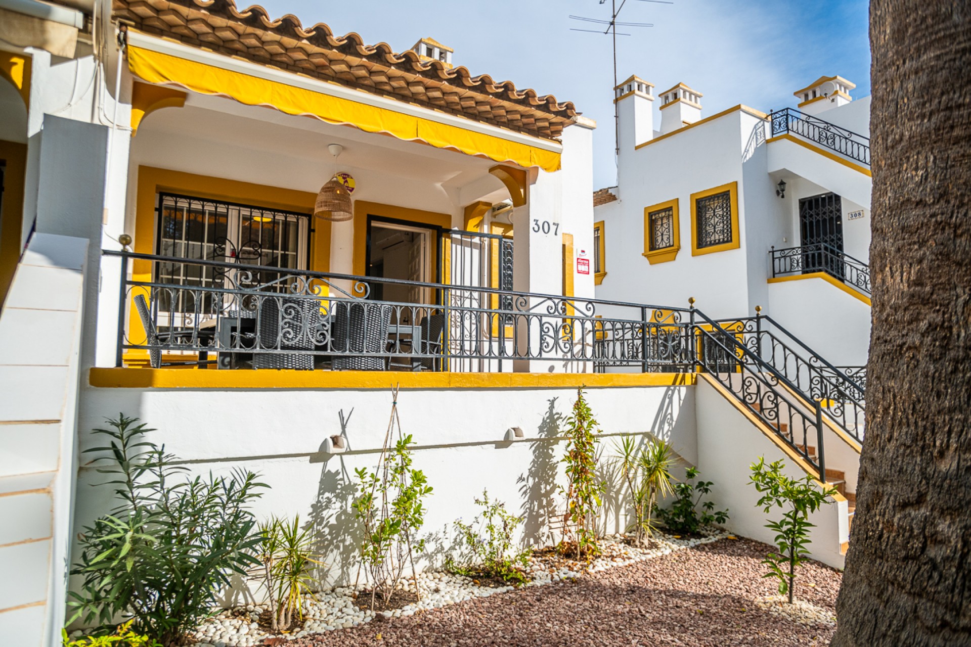 Resale - Chalet -
Orihuela Costa - Costa Blanca