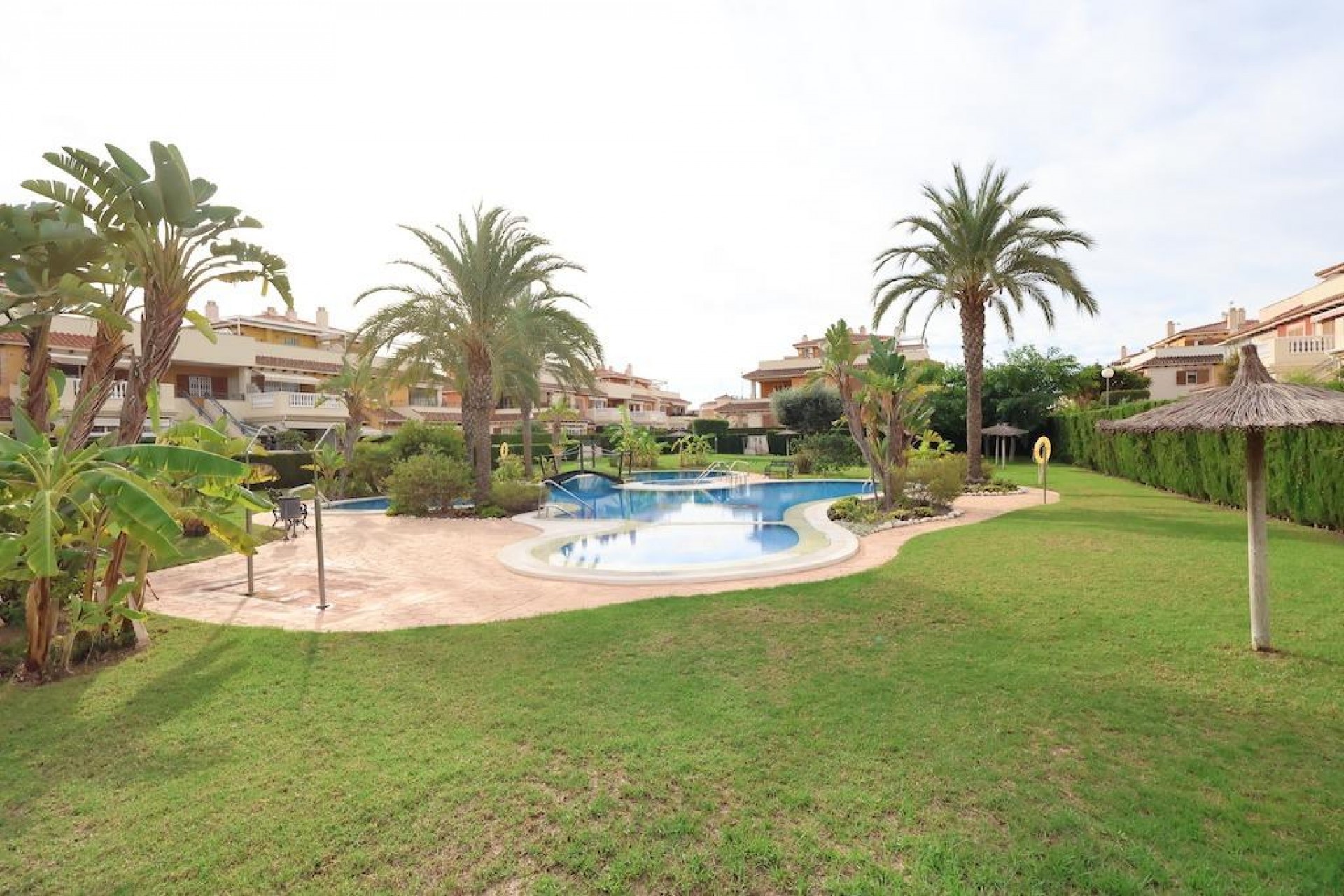 Resale - Chalet -
Orihuela Costa - Costa Blanca