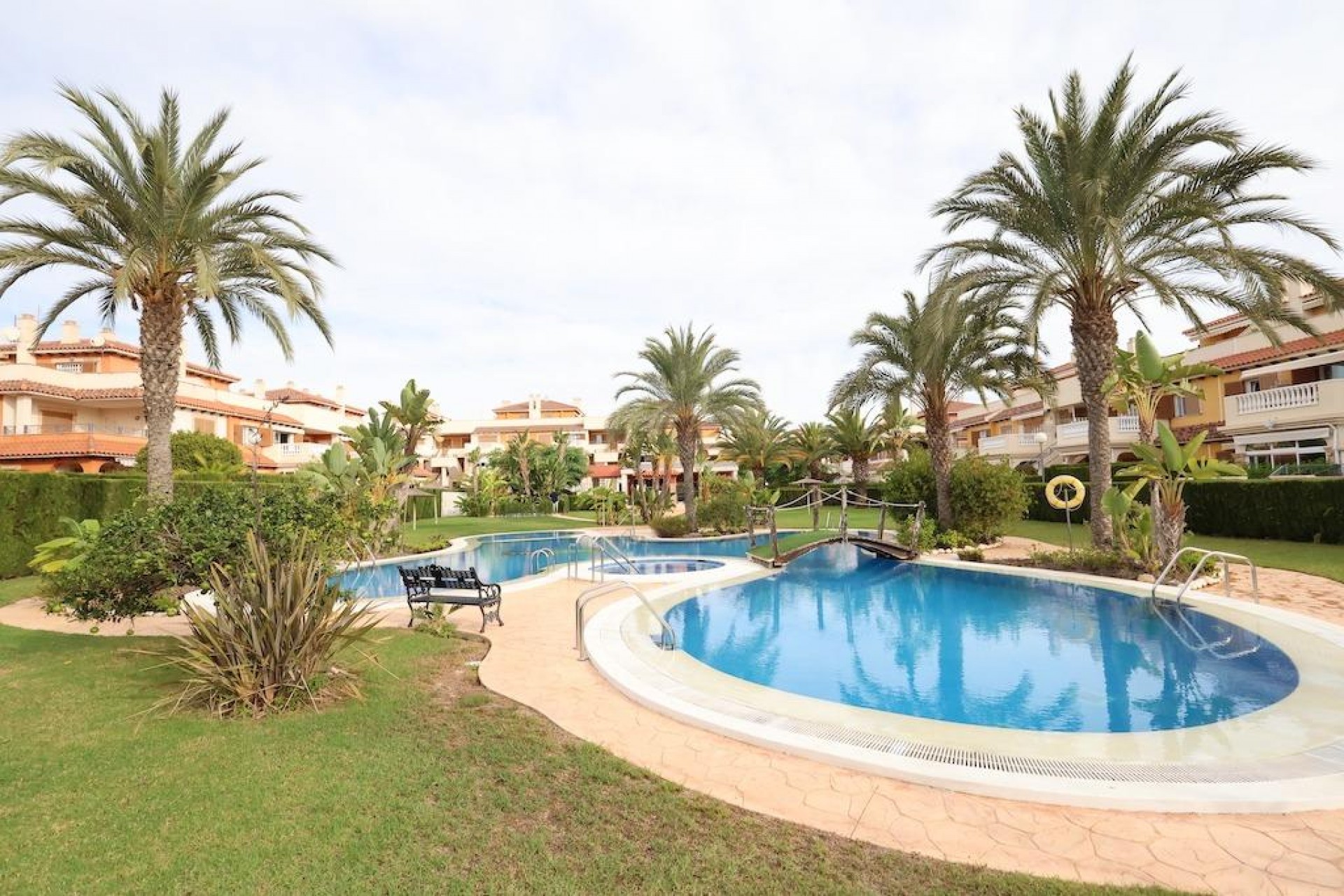 Resale - Chalet -
Orihuela Costa - Costa Blanca