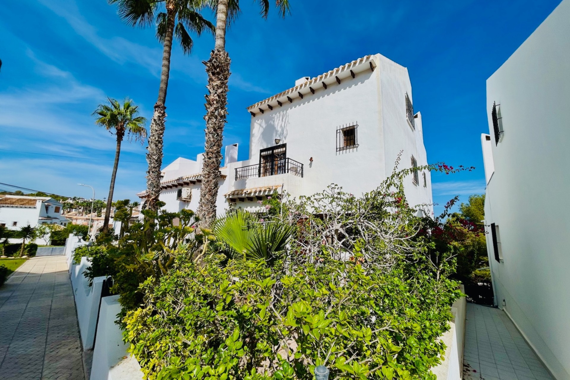 Resale - Chalet -
Orihuela Costa - Costa Blanca