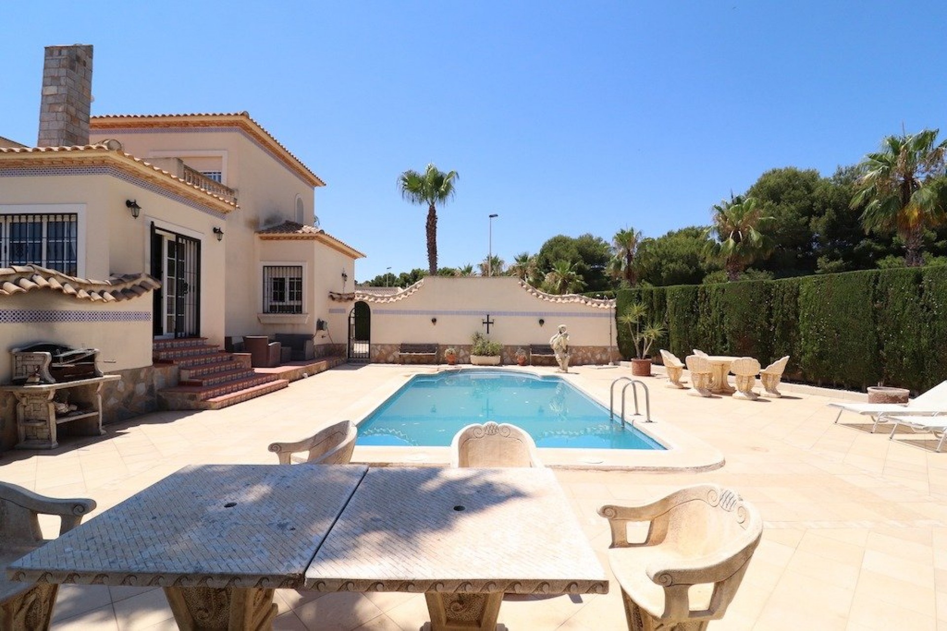 Resale - Chalet -
Orihuela Costa - Costa Blanca