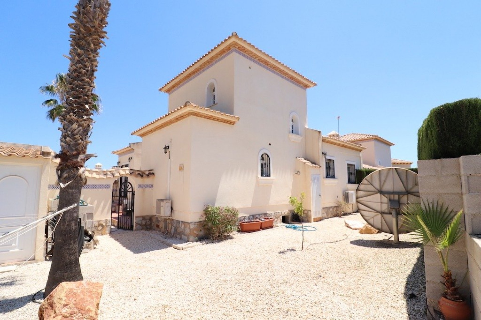 Resale - Chalet -
Orihuela Costa - Costa Blanca