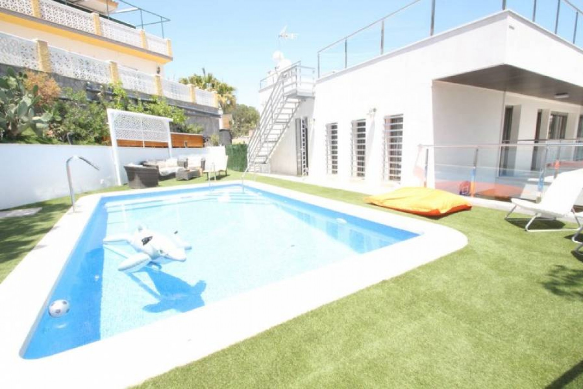 Resale - Chalet -
Orihuela Costa - Costa Blanca