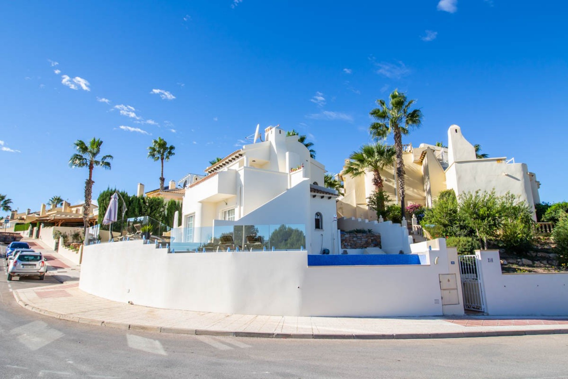 Resale - Chalet -
Orihuela Costa - Costa Blanca