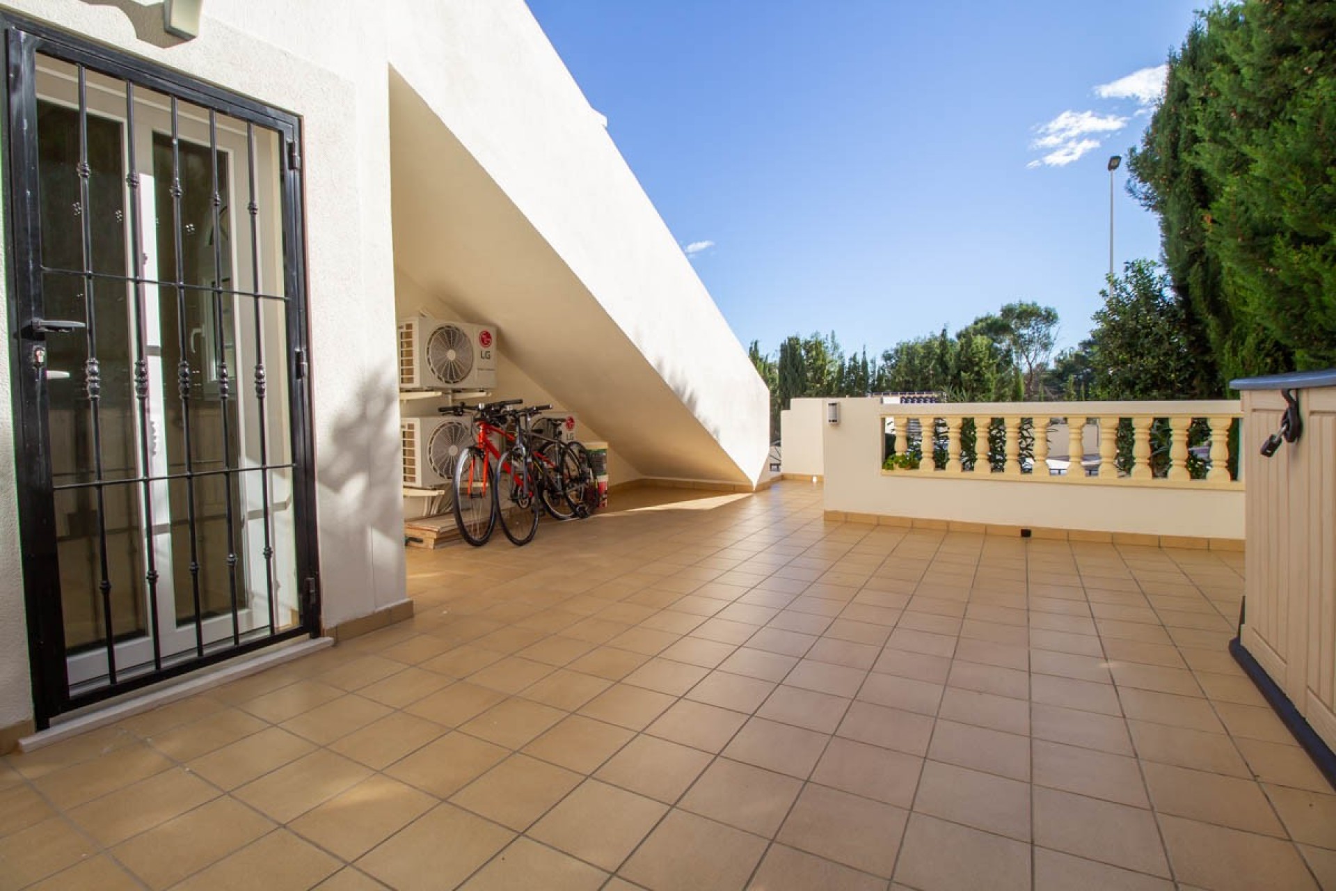 Resale - Chalet -
Orihuela Costa - Costa Blanca