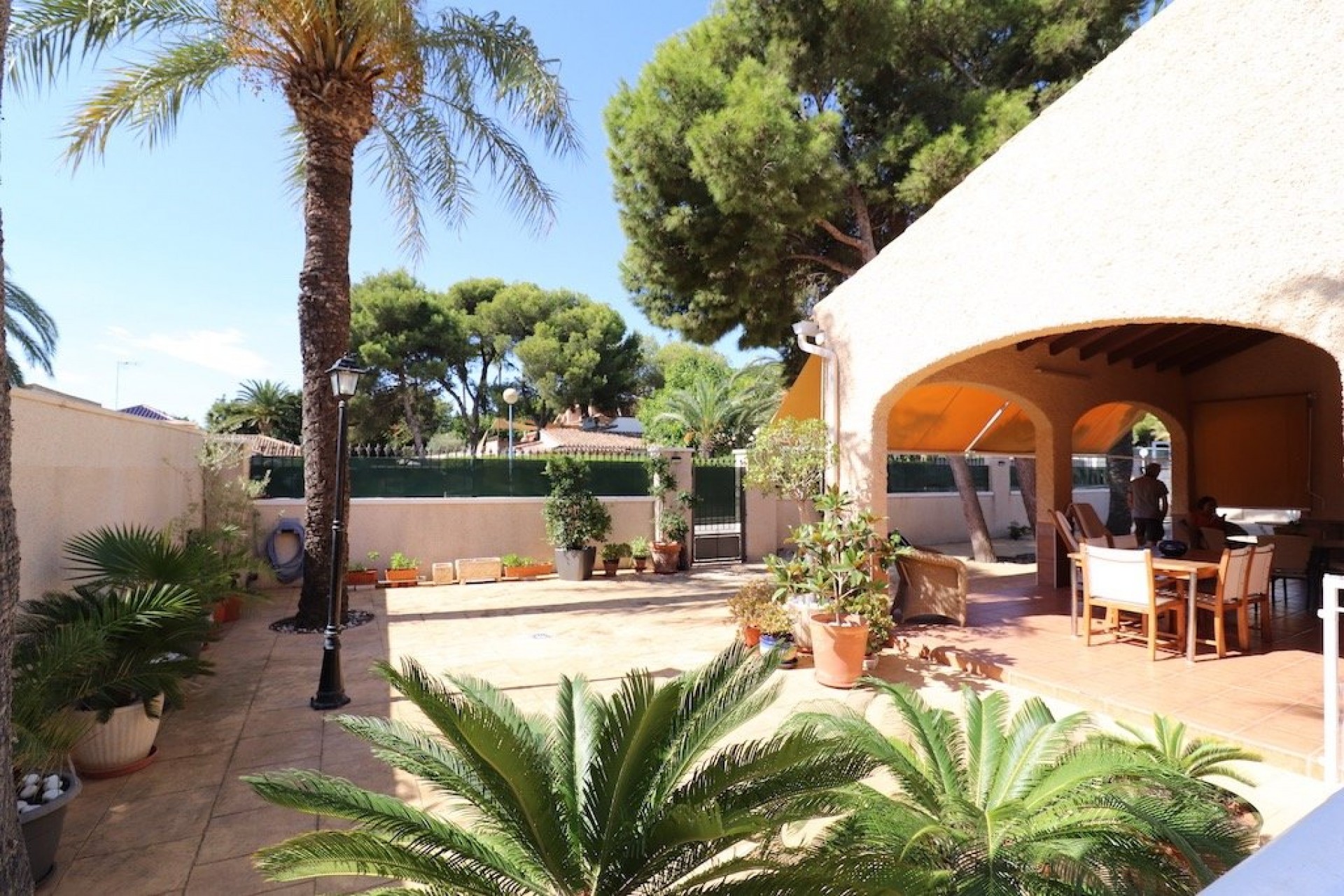 Resale - Chalet -
Orihuela Costa - Costa Blanca