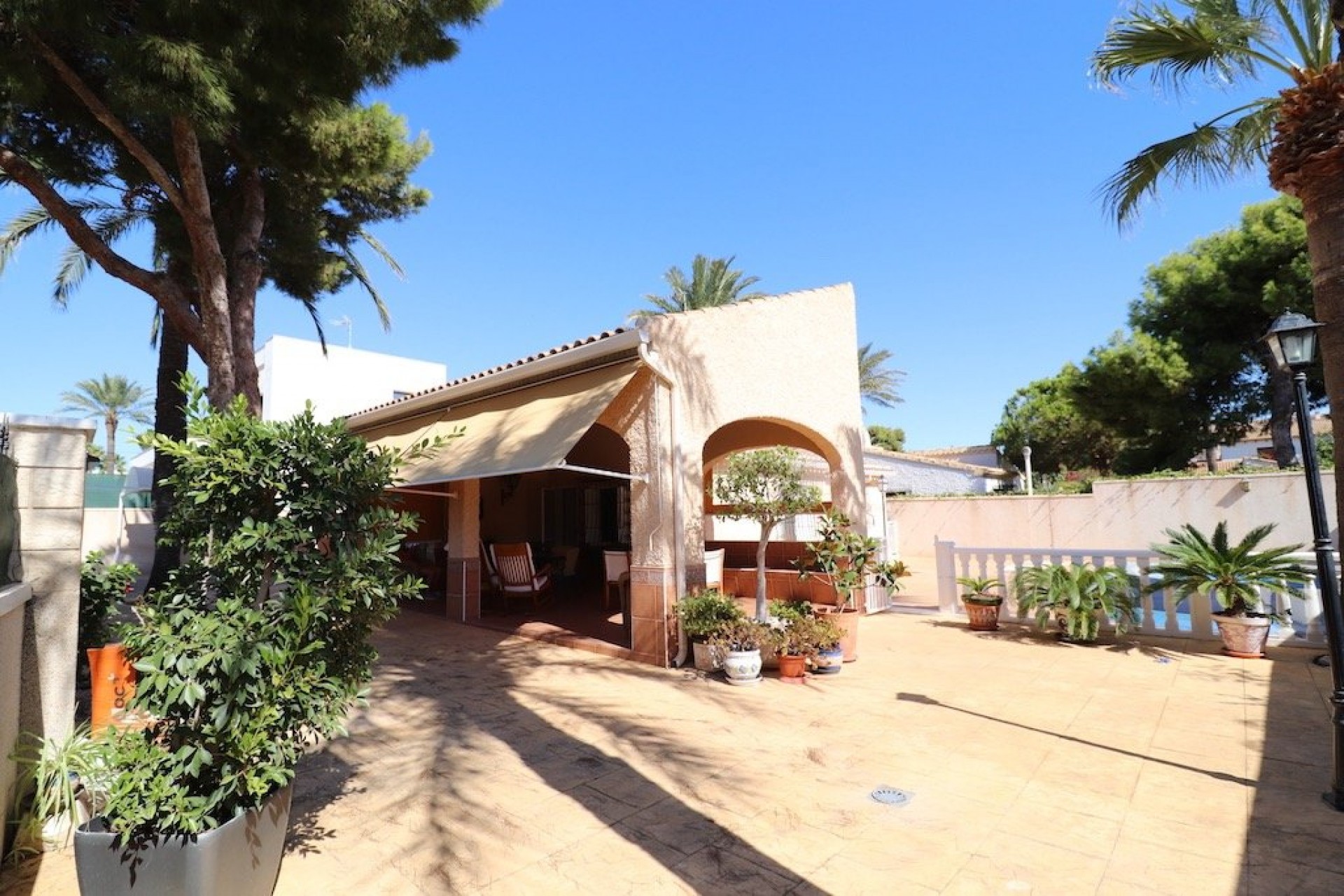 Resale - Chalet -
Orihuela Costa - Costa Blanca