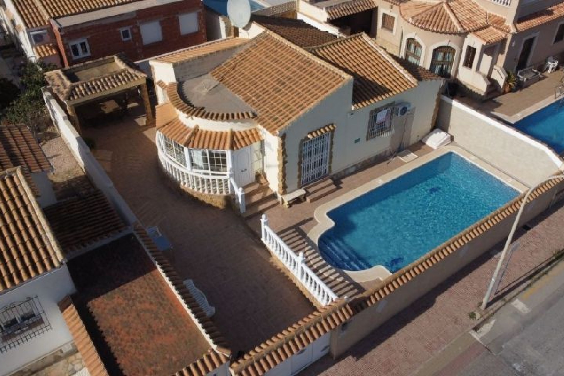 Resale - Chalet -
Orihuela Costa - Costa Blanca