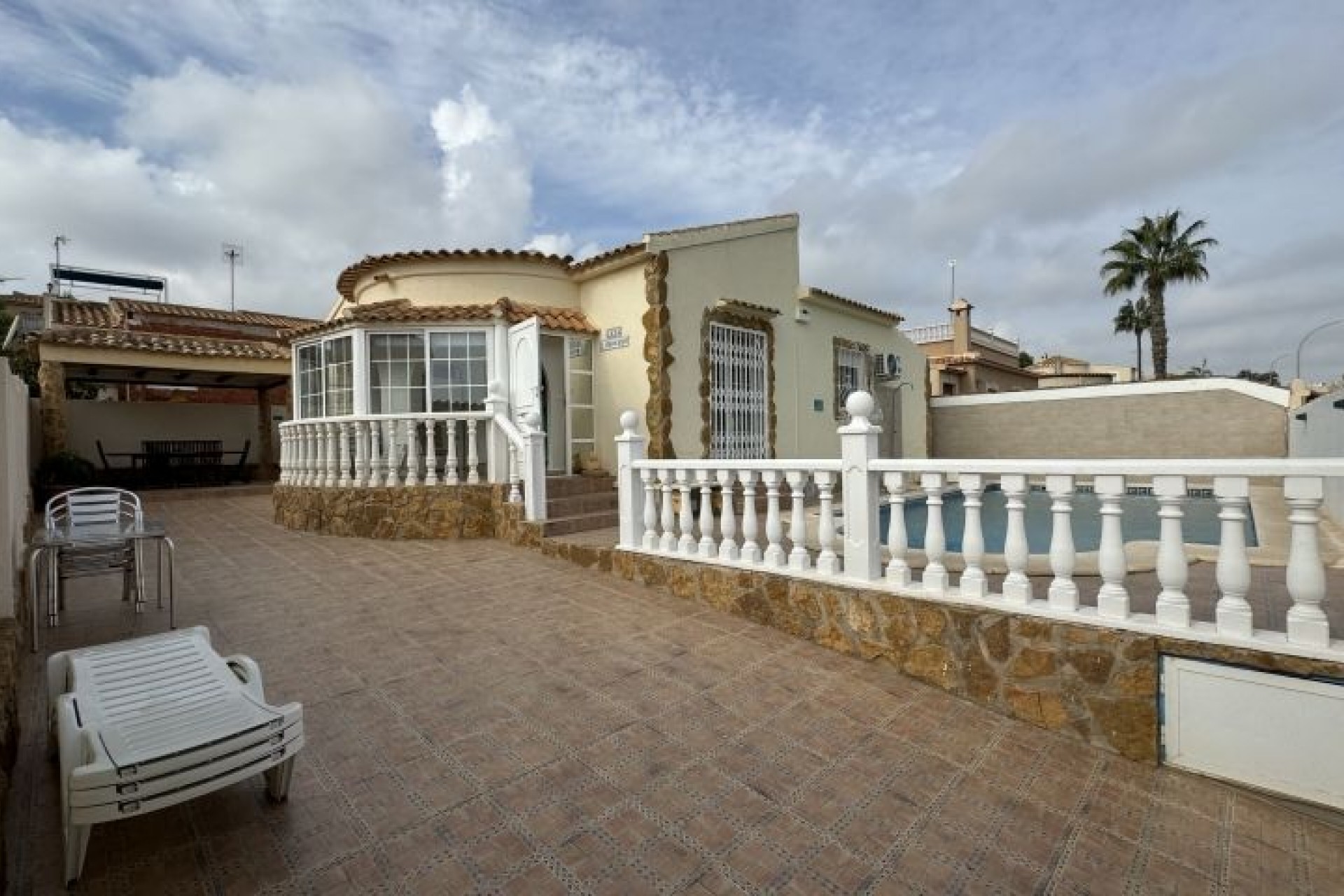 Resale - Chalet -
Orihuela Costa - Costa Blanca