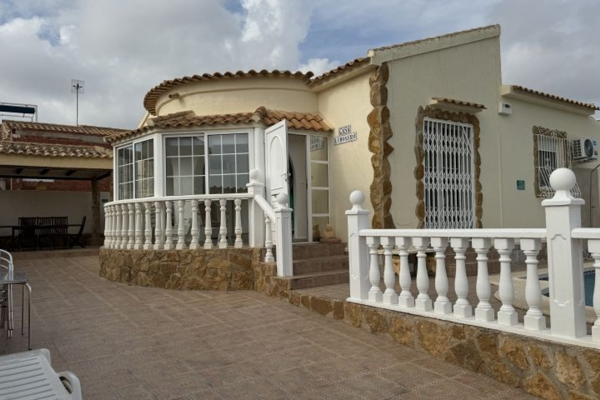 Resale - Chalet -
Orihuela Costa - Costa Blanca