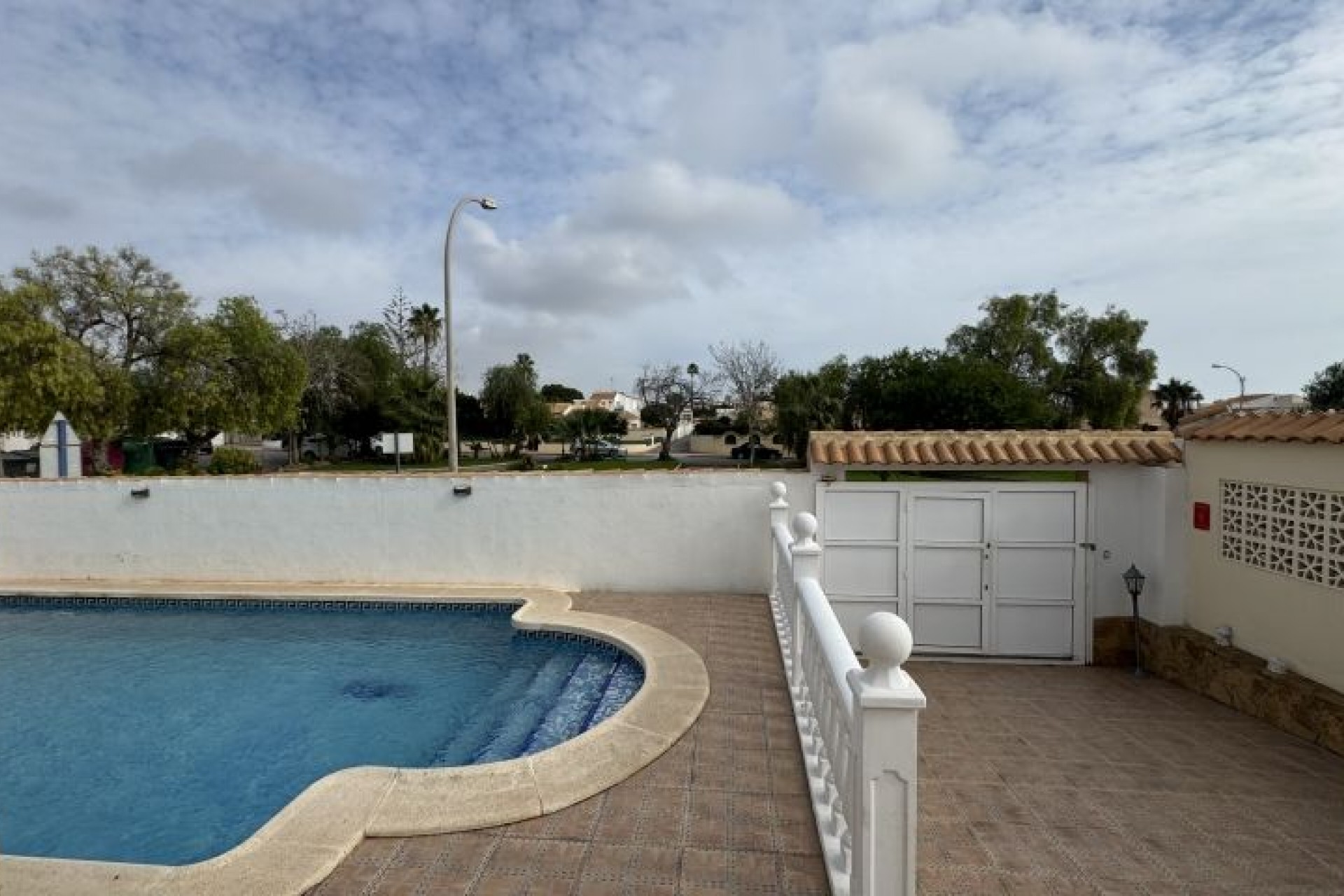 Resale - Chalet -
Orihuela Costa - Costa Blanca