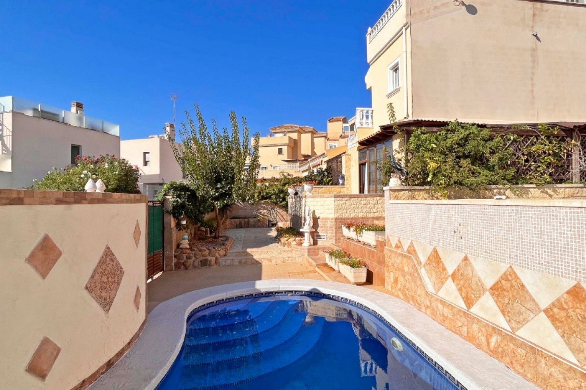 Resale - Chalet -
Orihuela Costa - Costa Blanca