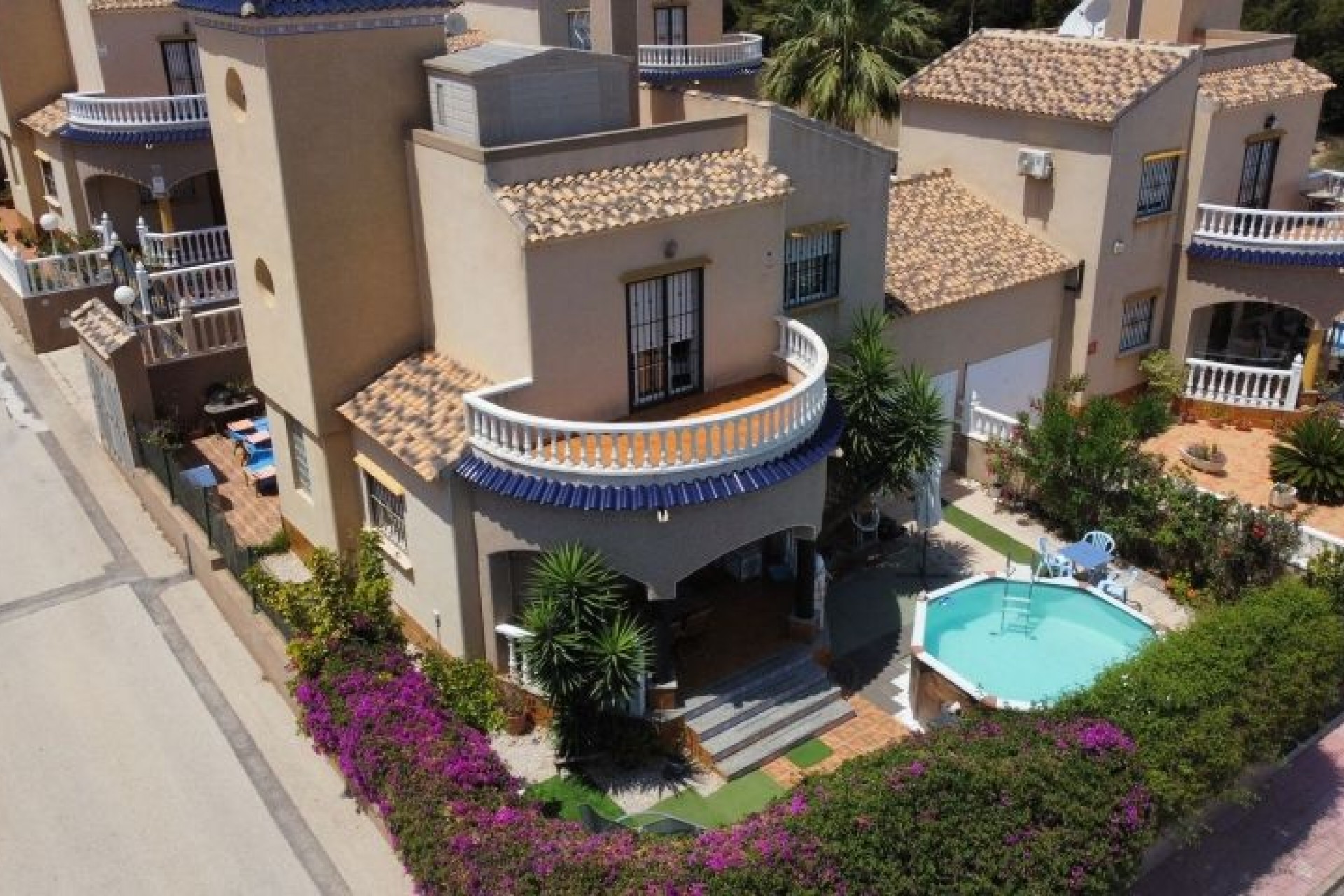 Resale - Chalet -
Orihuela Costa - Costa Blanca