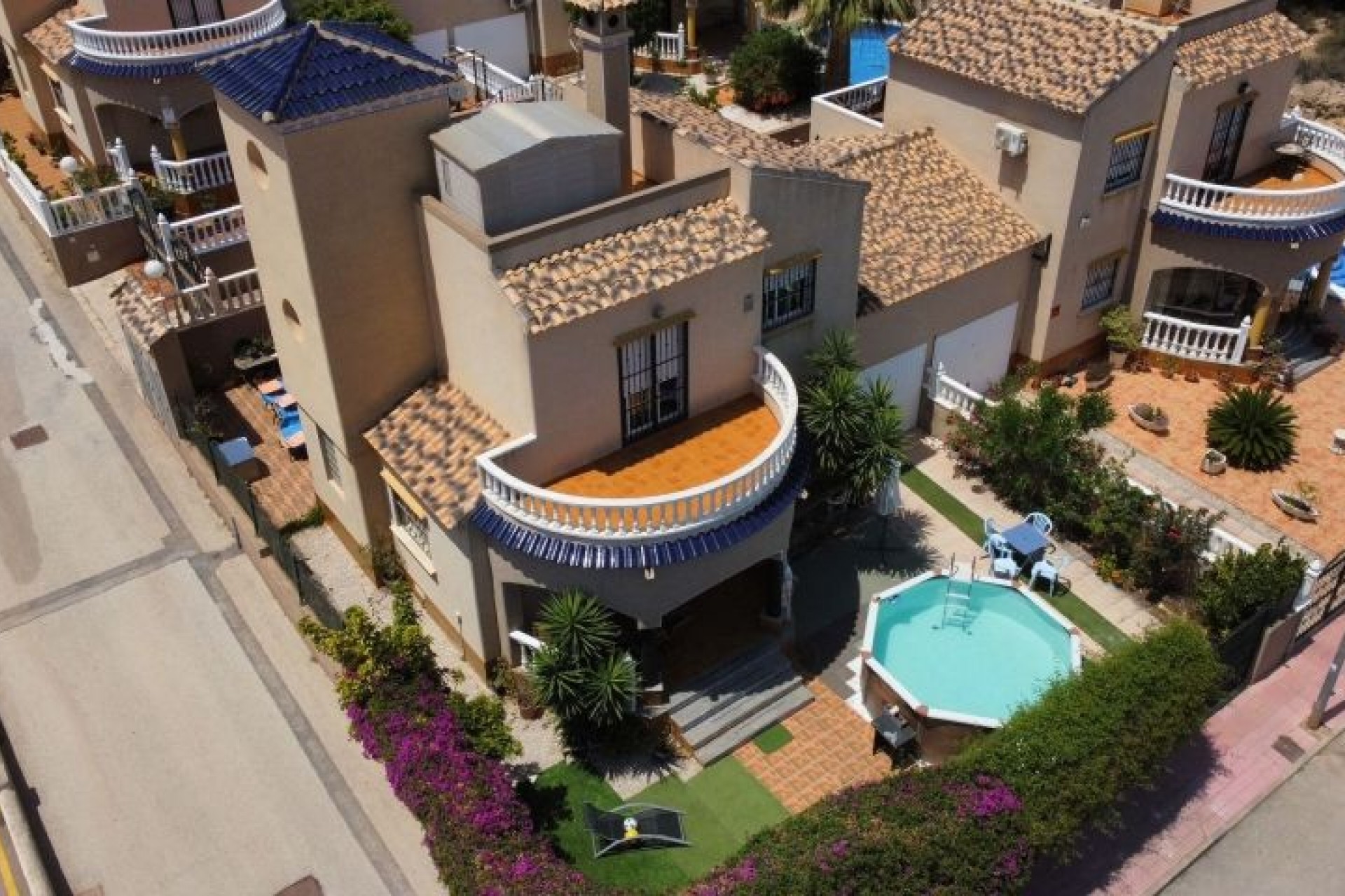 Resale - Chalet -
Orihuela Costa - Costa Blanca