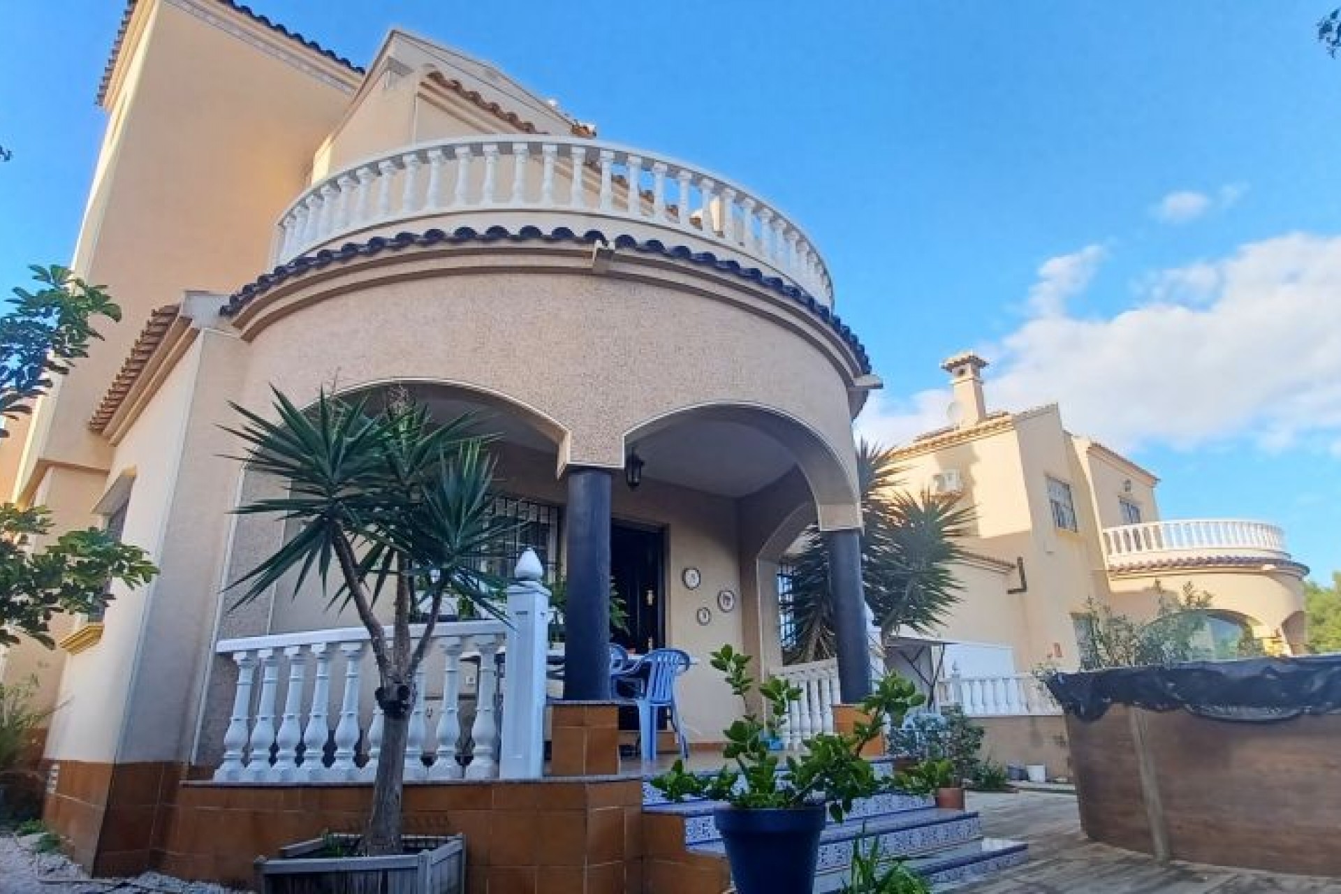 Resale - Chalet -
Orihuela Costa - Costa Blanca