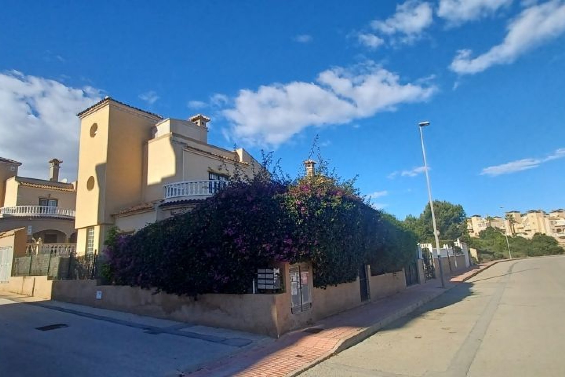 Resale - Chalet -
Orihuela Costa - Costa Blanca