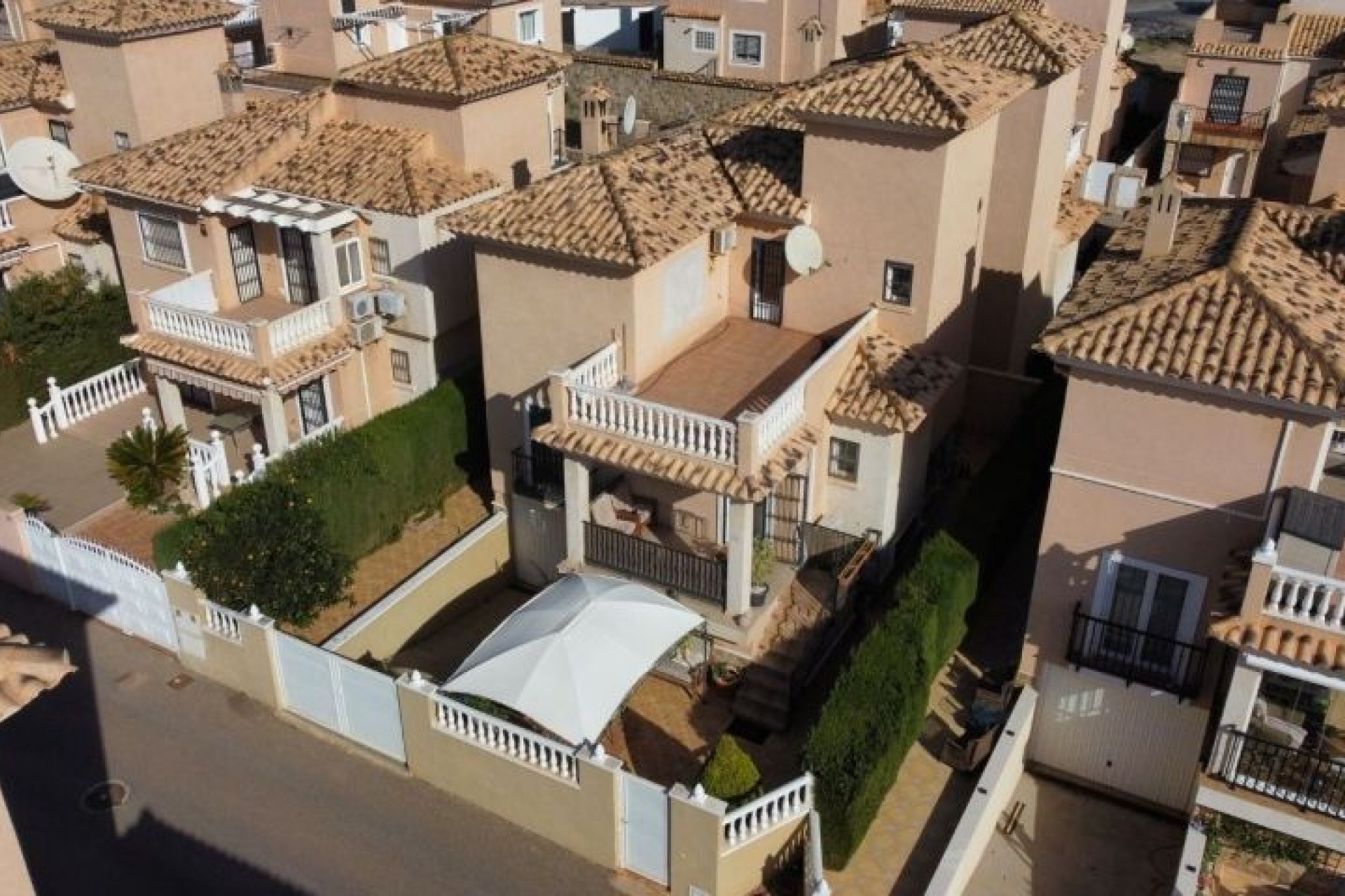 Resale - Chalet -
Orihuela Costa - Costa Blanca