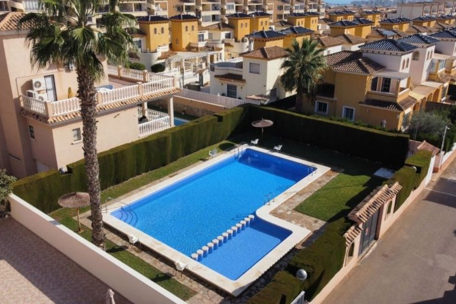 Resale - Chalet -
Orihuela Costa - Costa Blanca