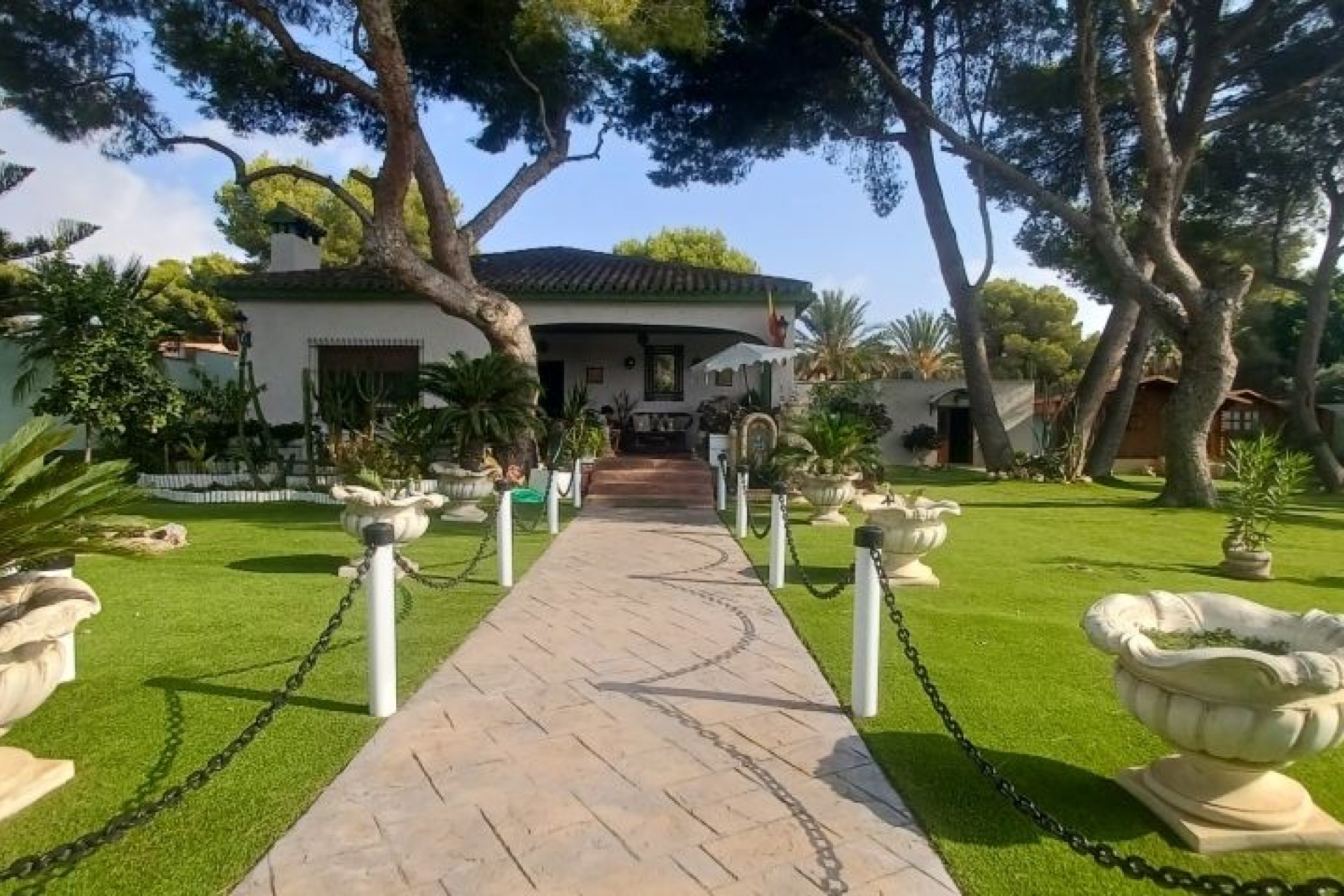 Resale - Chalet -
Orihuela Costa - Costa Blanca