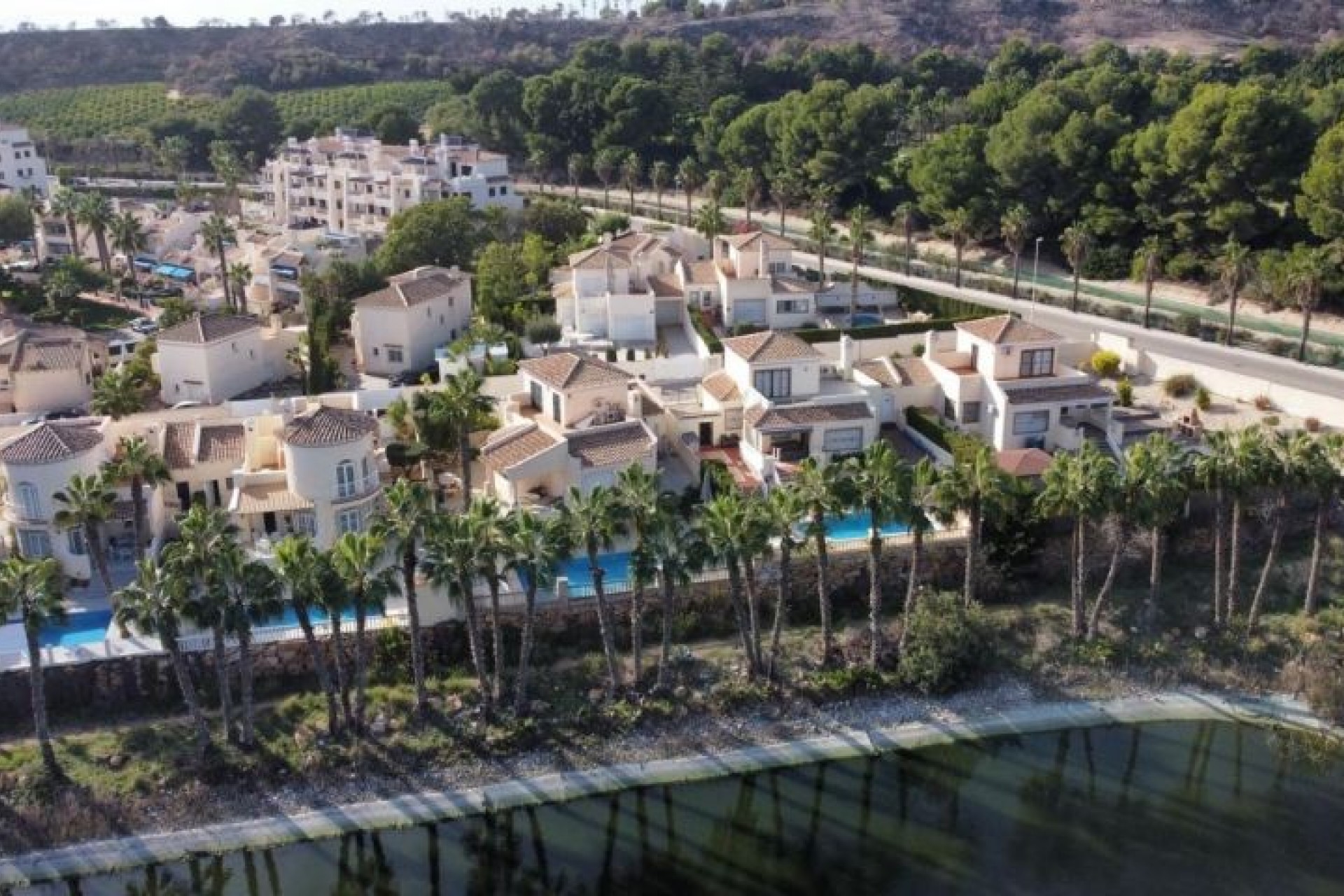 Resale - Chalet -
Orihuela Costa - Costa Blanca