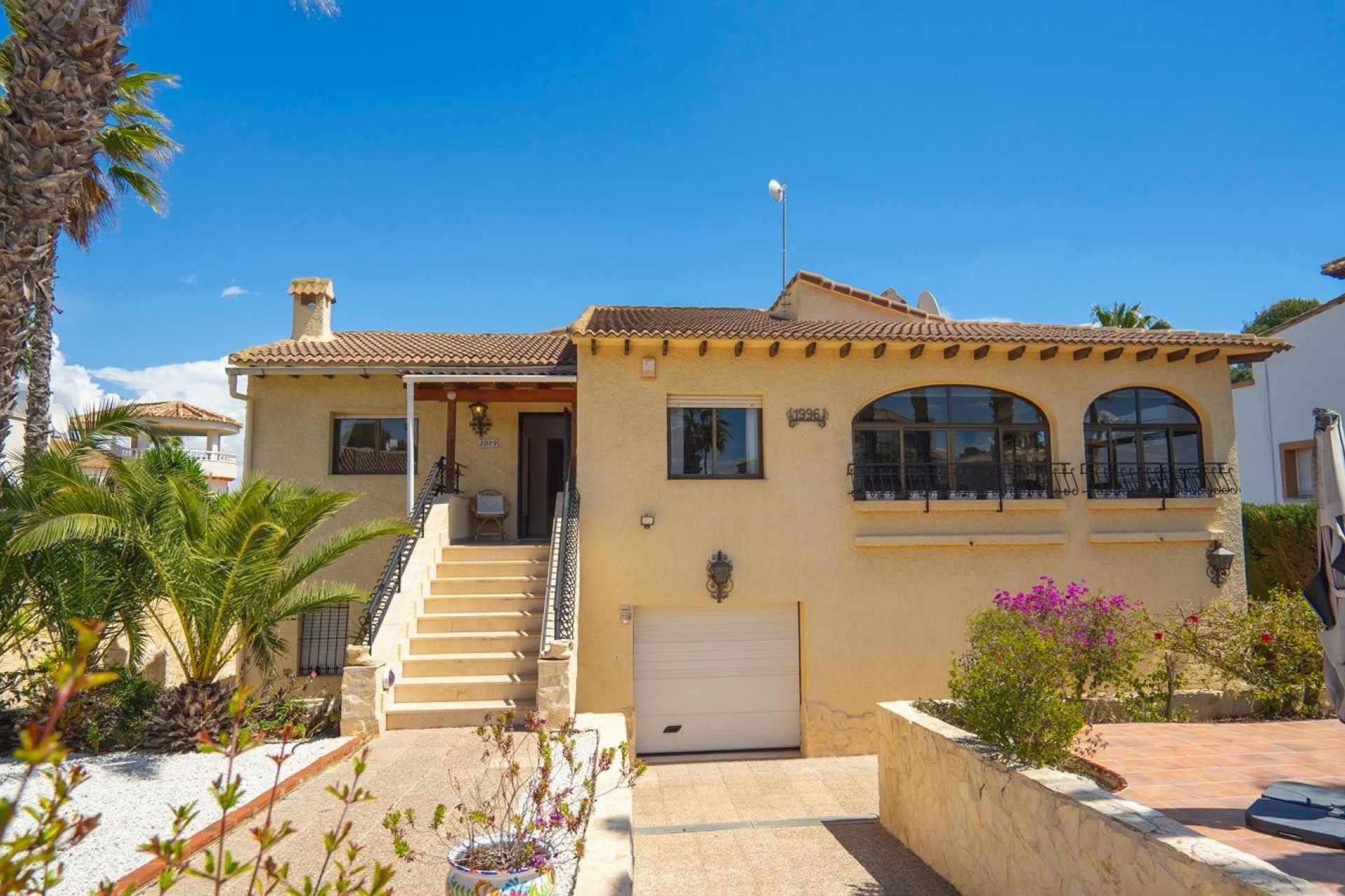 Resale - Chalet -
Orihuela Costa - Costa Blanca