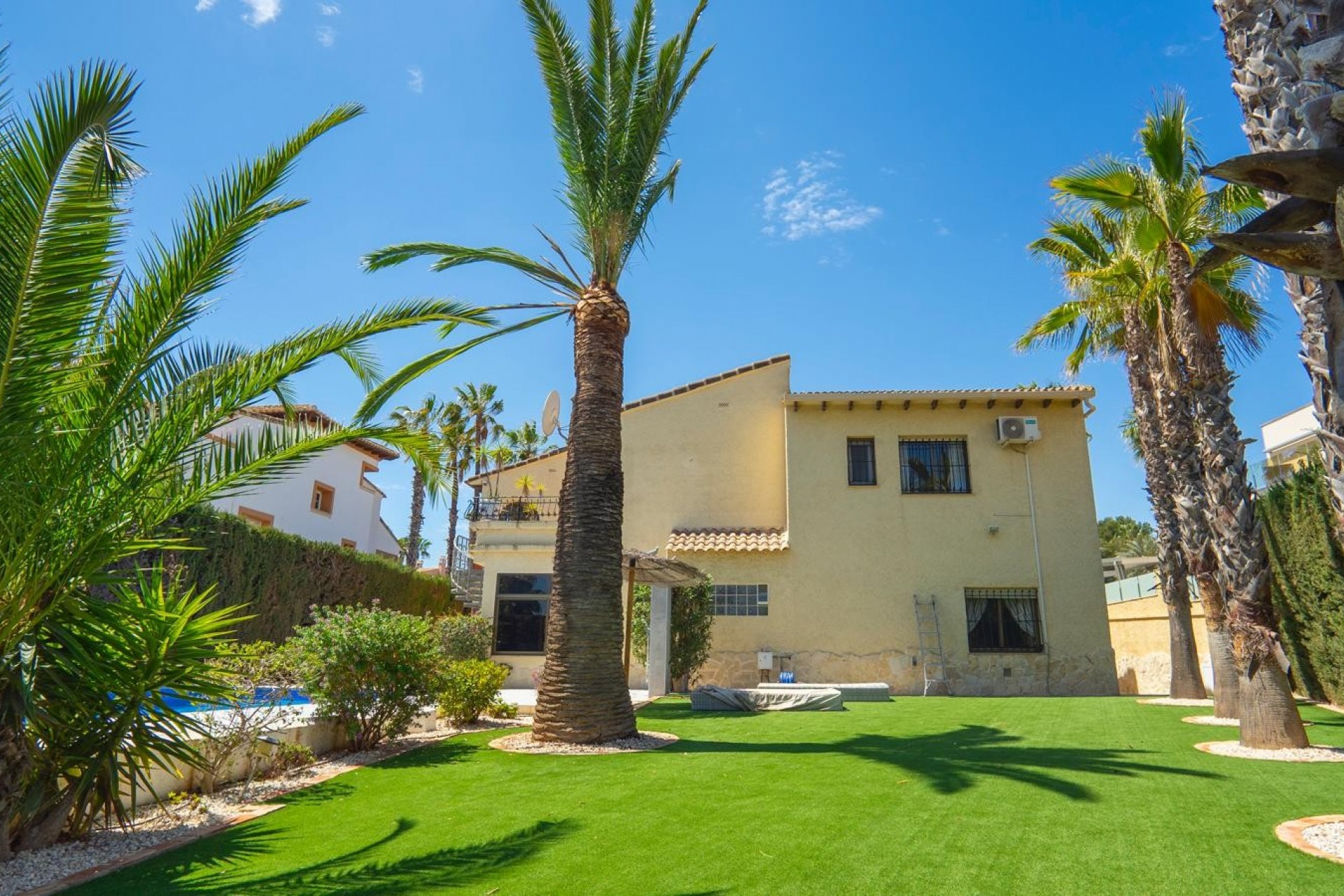 Resale - Chalet -
Orihuela Costa - Costa Blanca