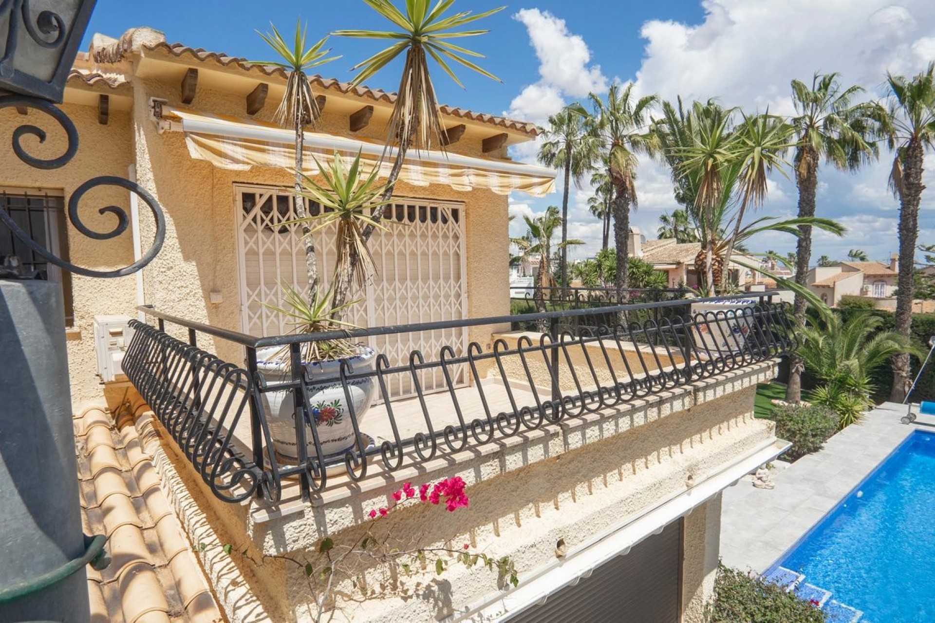 Resale - Chalet -
Orihuela Costa - Costa Blanca