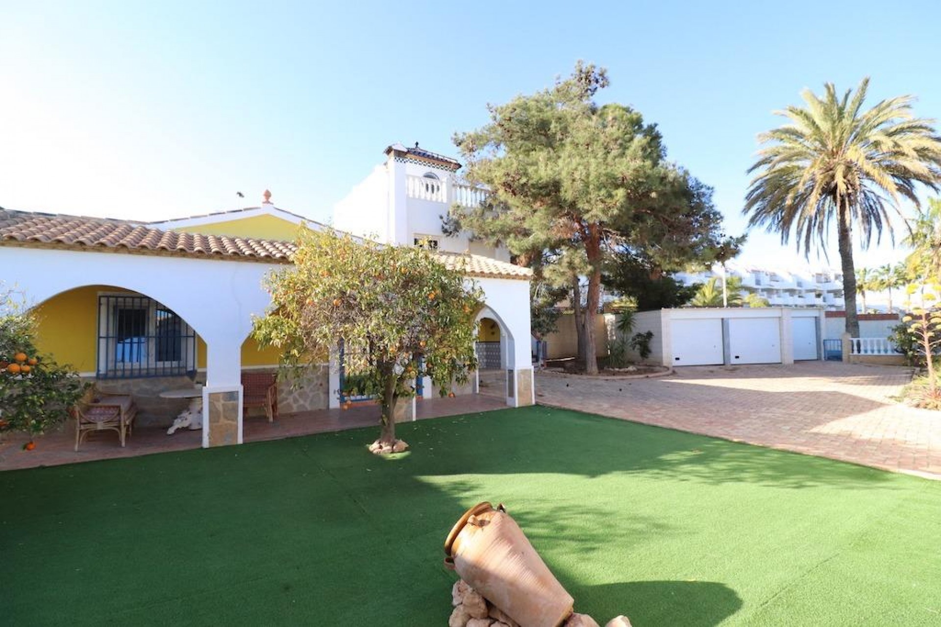 Resale - Chalet -
Orihuela Costa - Costa Blanca