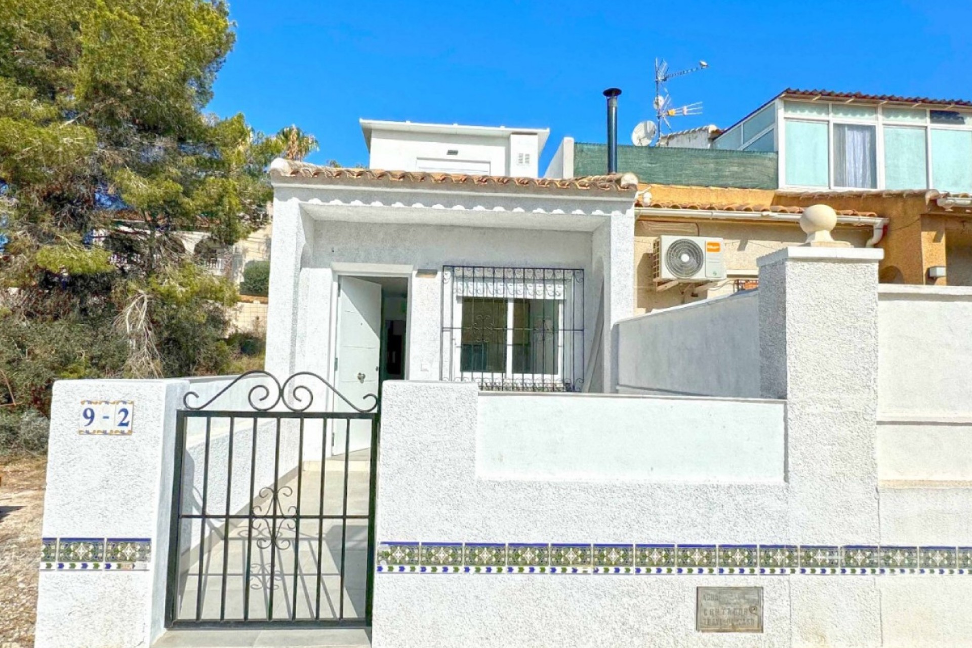 Resale - Chalet -
Orihuela Costa - Costa Blanca