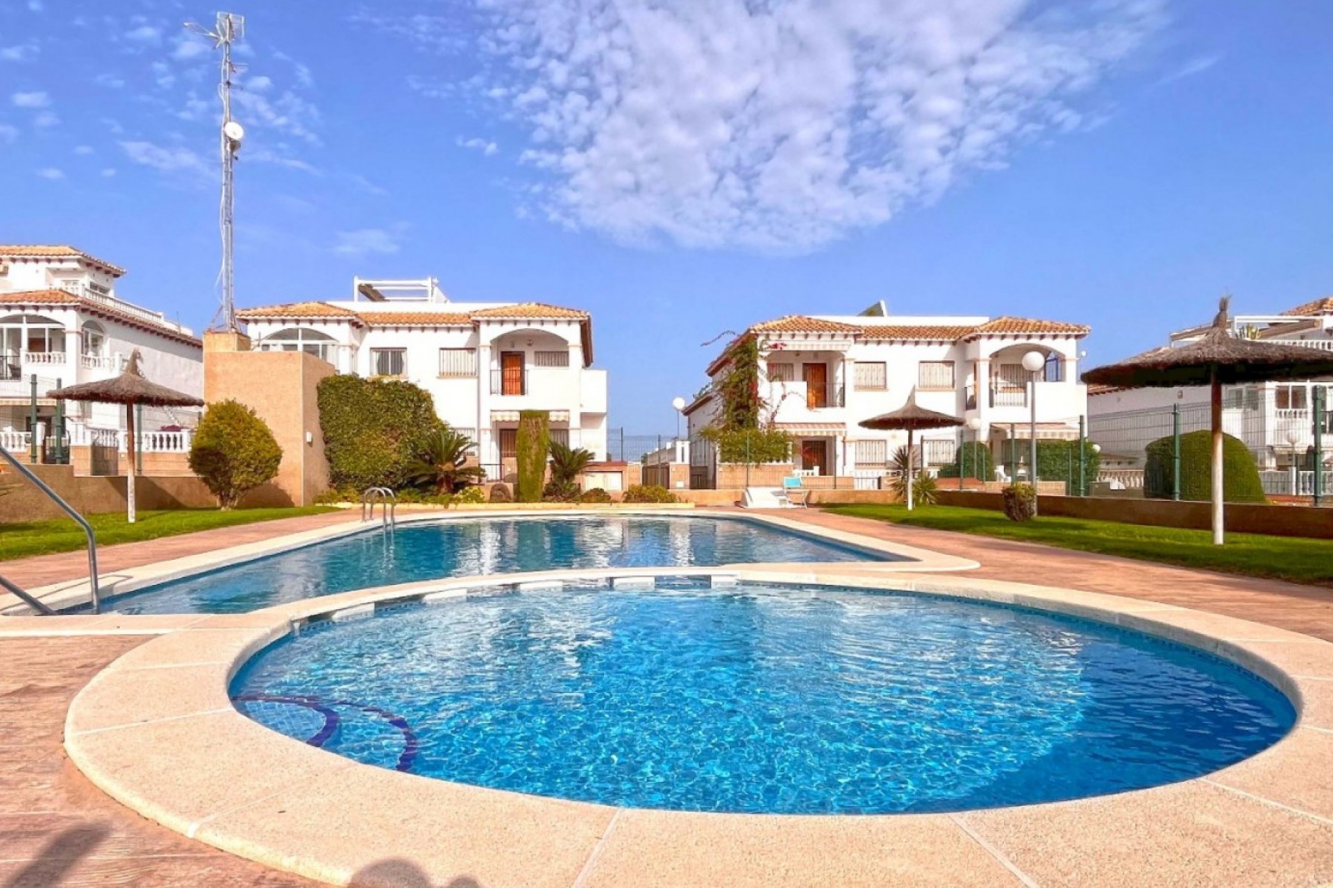 Resale - Chalet -
Orihuela Costa - Costa Blanca