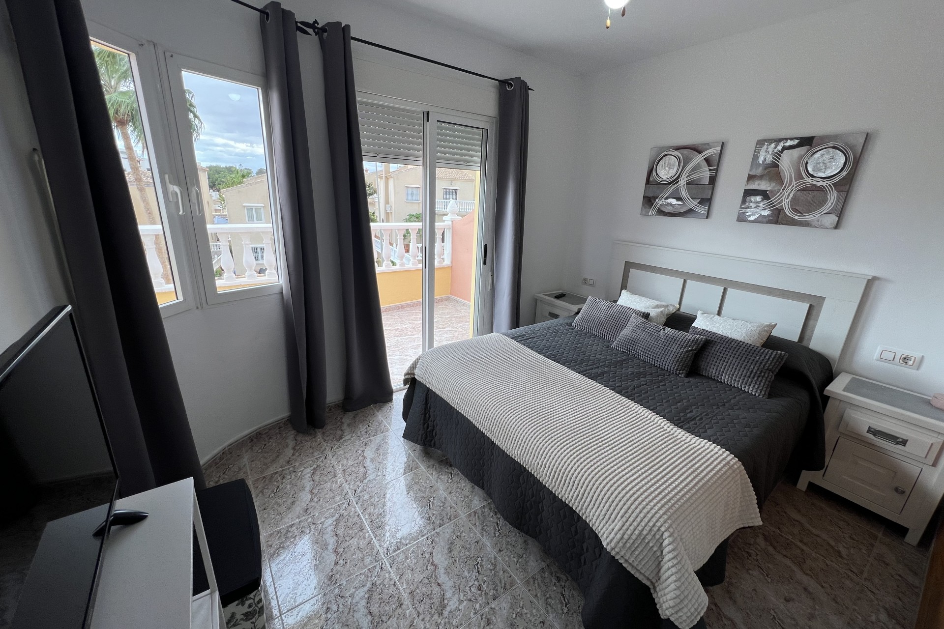 Resale - Chalet -
Orihuela Costa - Costa Blanca