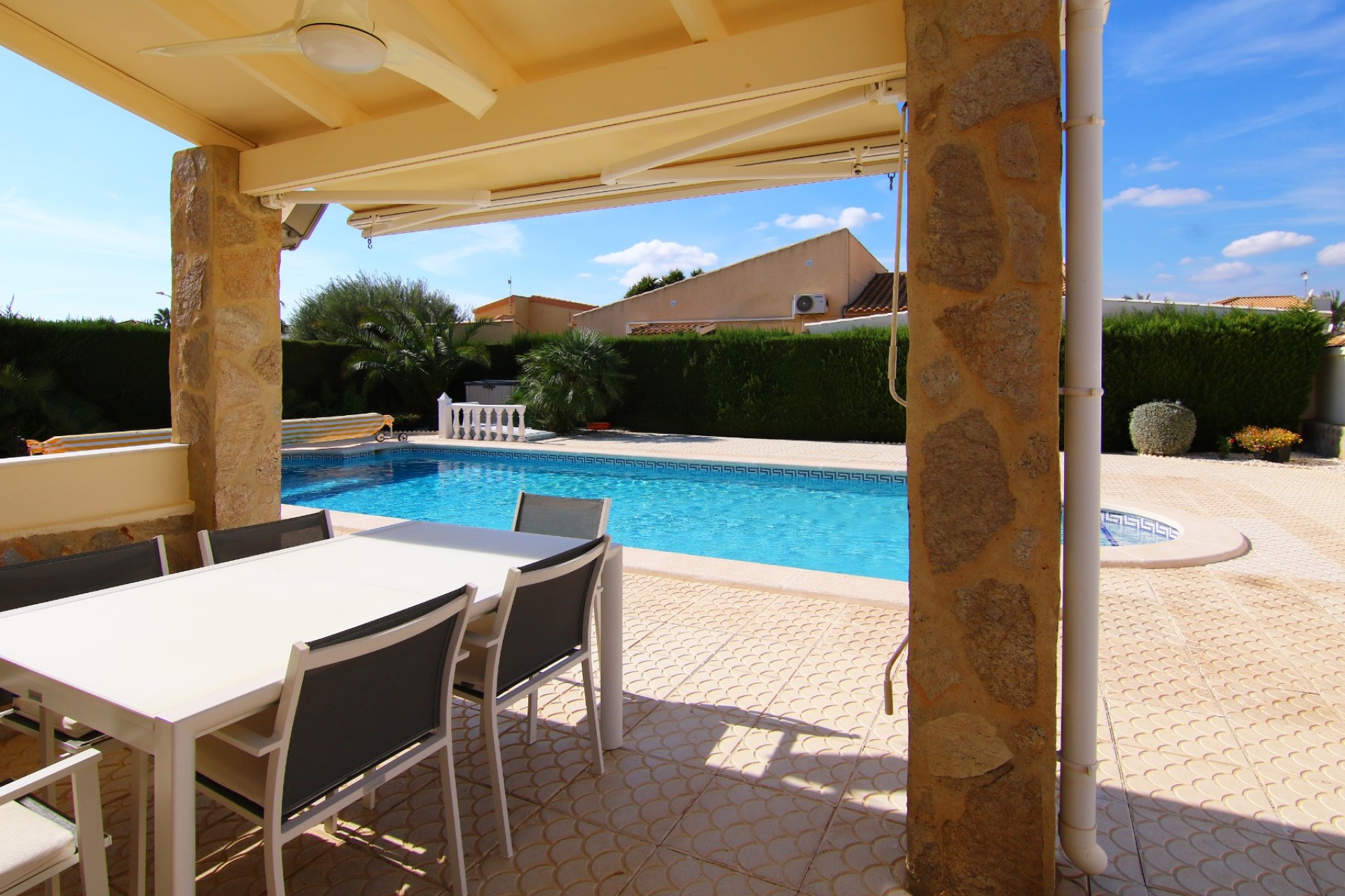 Resale - Chalet -
Orihuela Costa - Costa Blanca