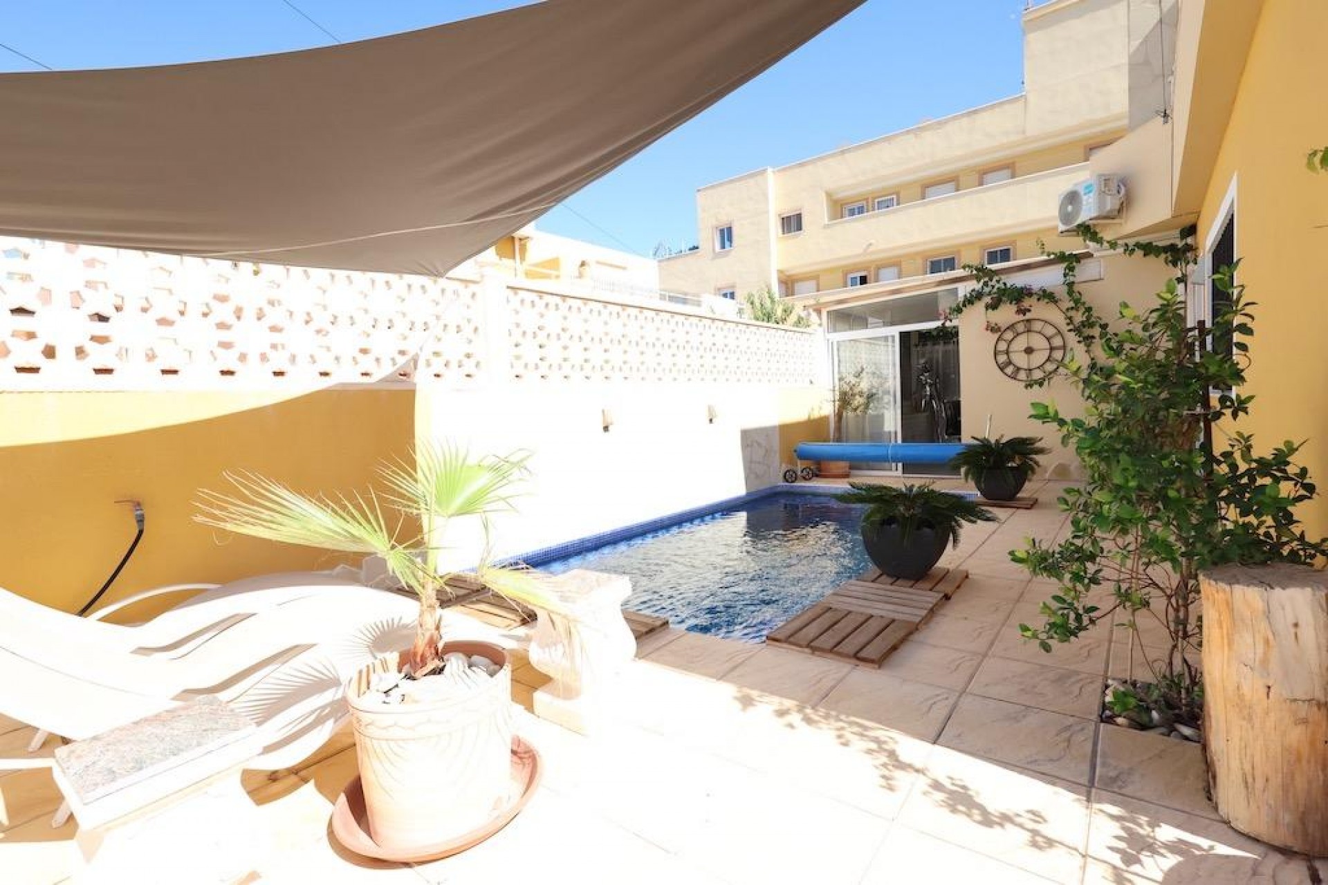 Resale - Chalet -
Orihuela Costa - Costa Blanca