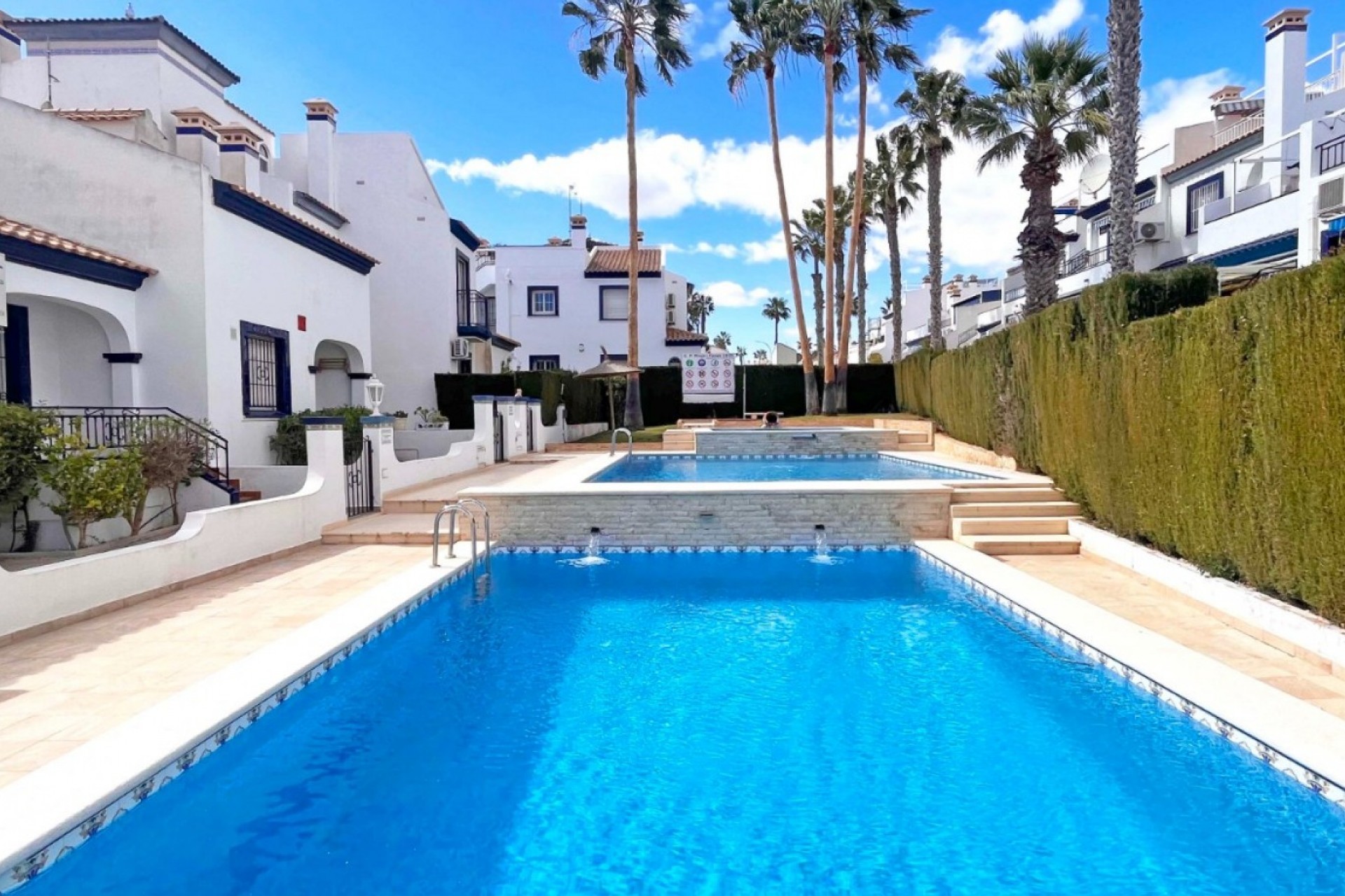 Resale - Chalet -
Orihuela Costa - Costa Blanca