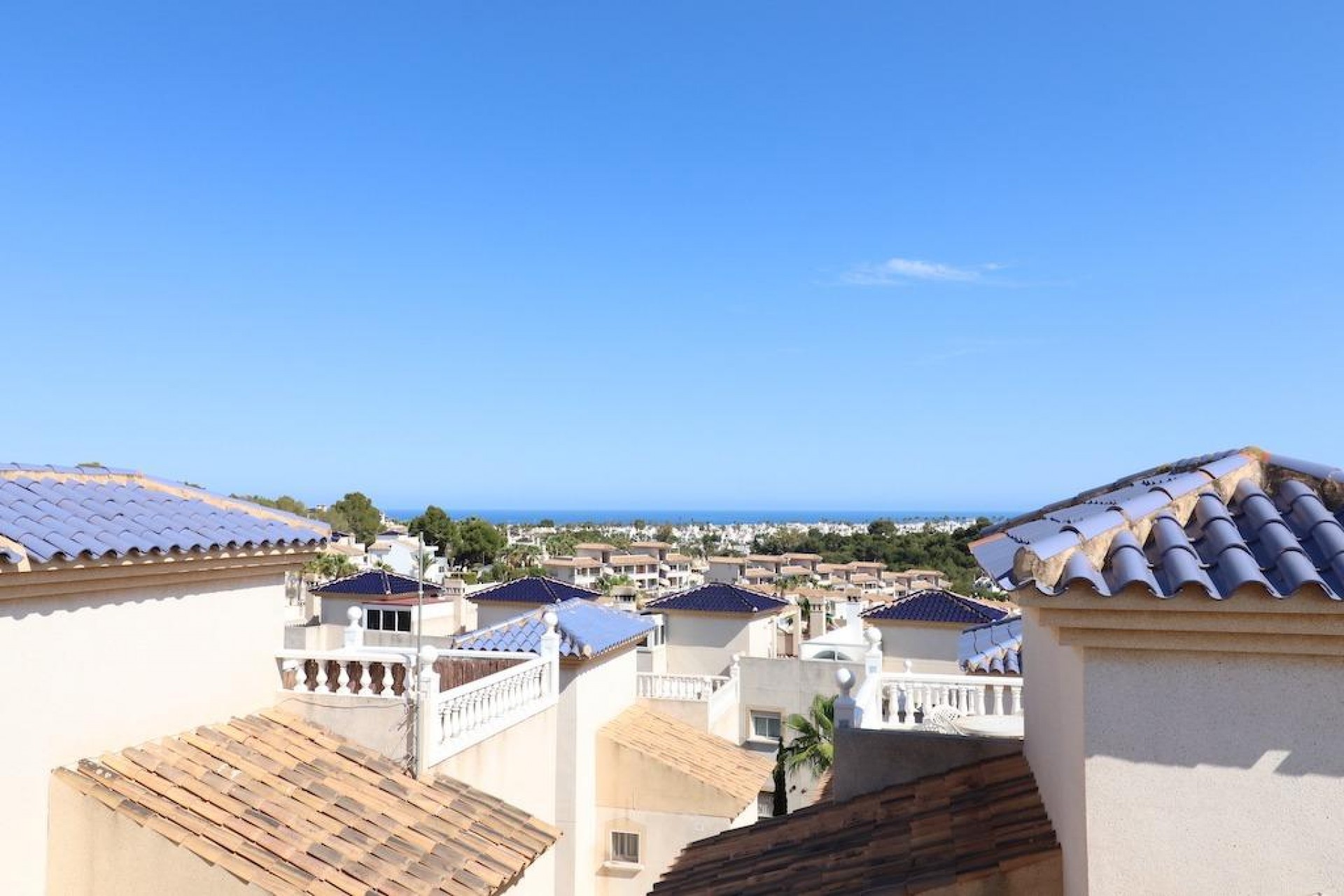 Resale - Chalet -
Orihuela Costa - Costa Blanca