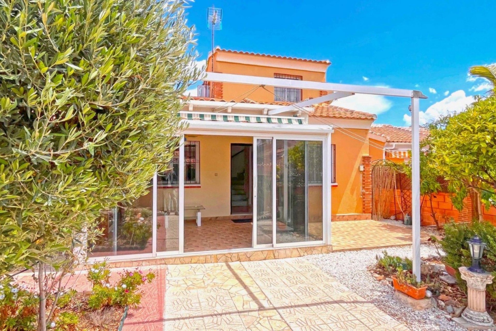 Resale - Chalet -
Orihuela Costa - Costa Blanca