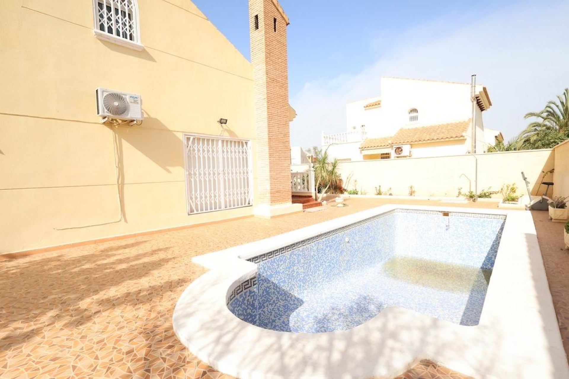 Resale - Chalet -
Orihuela Costa - Costa Blanca