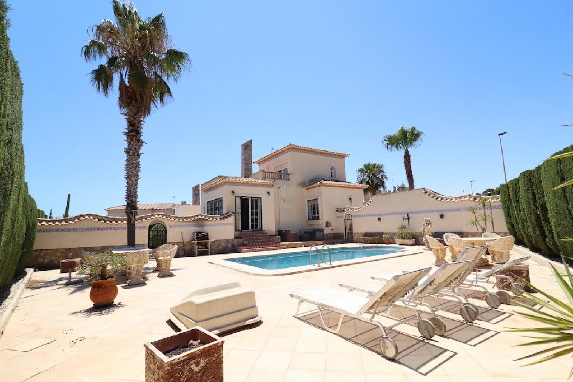 Resale - Chalet -
Orihuela Costa - Costa Blanca