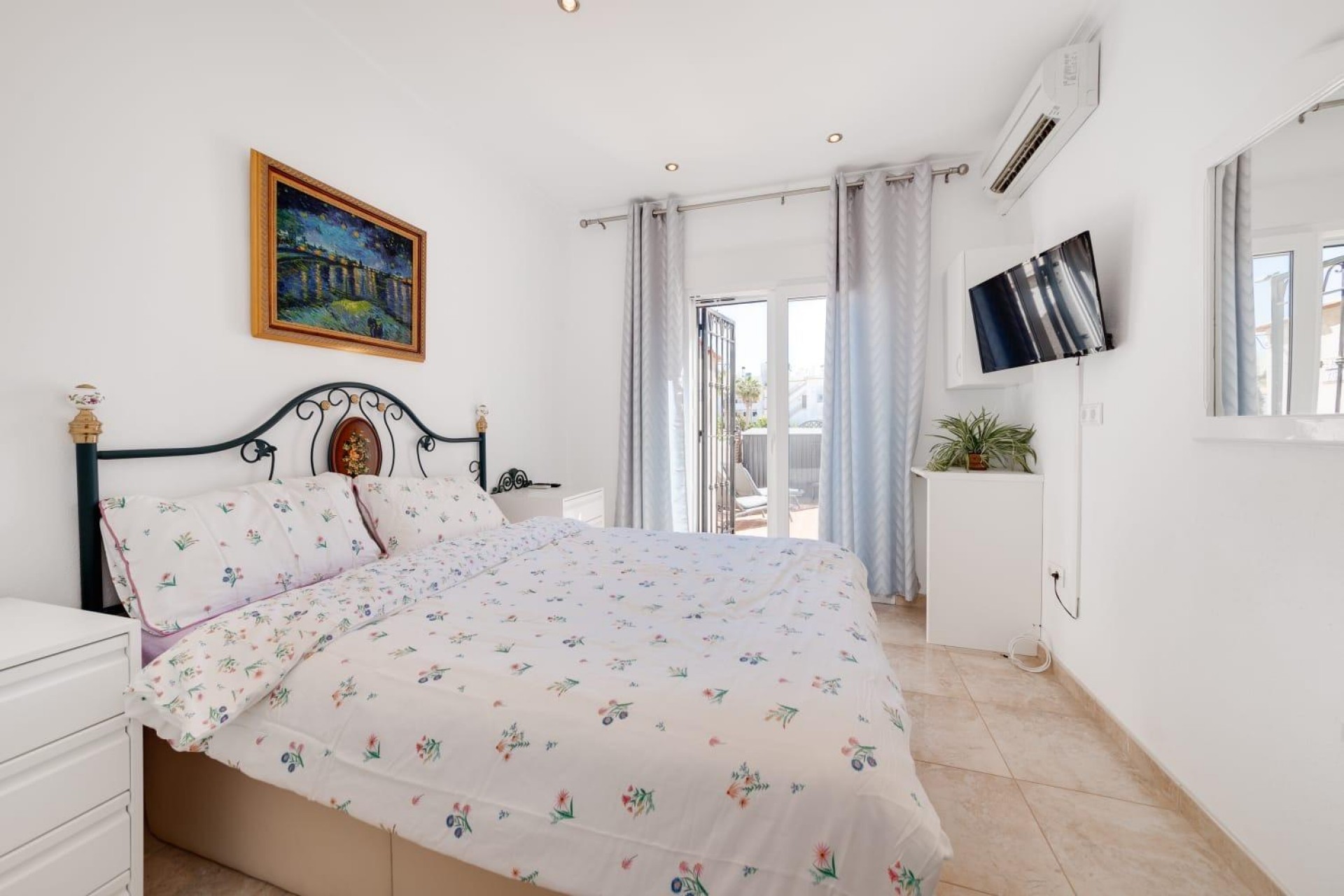 Resale - Chalet -
Orihuela Costa - Costa Blanca