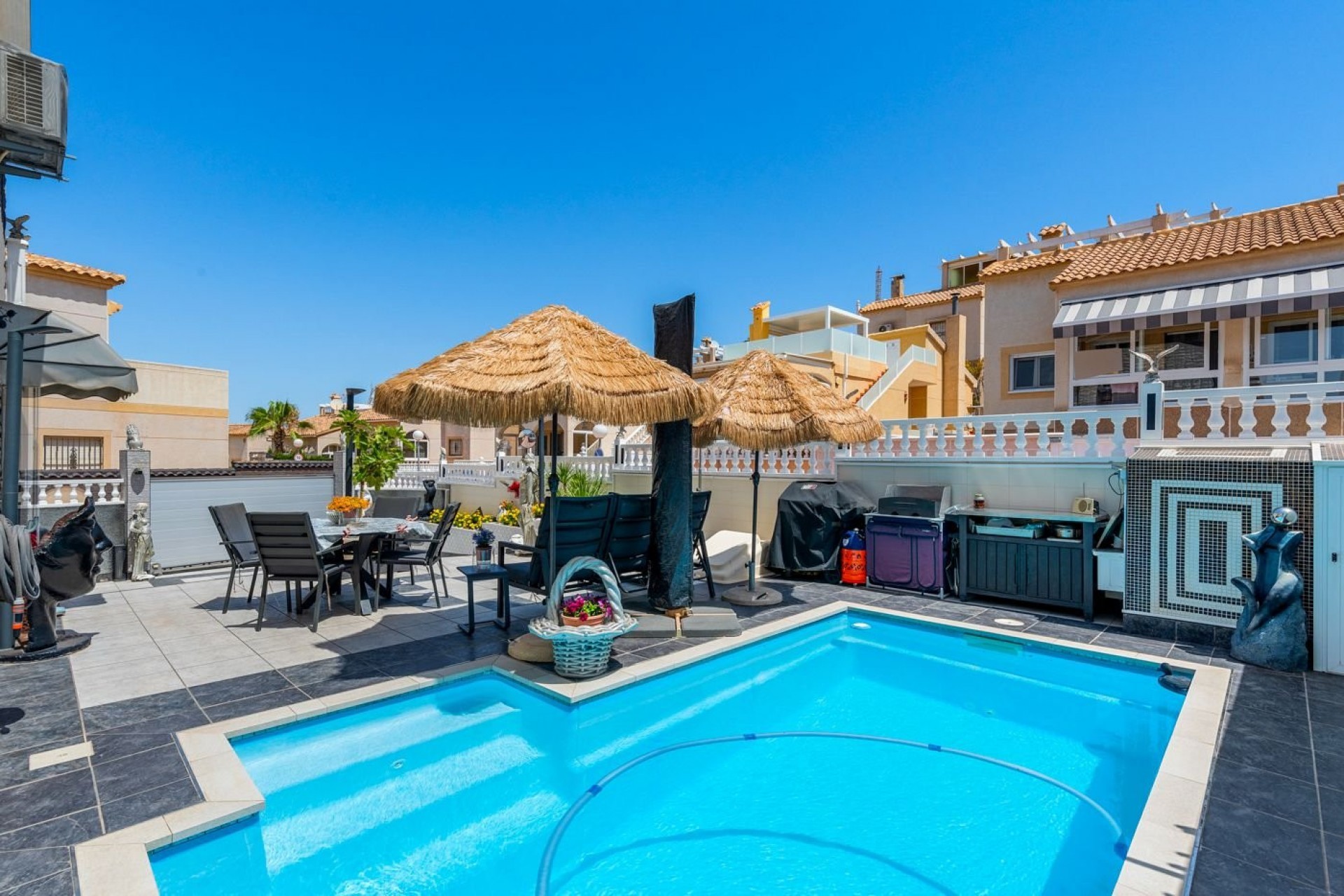 Resale - Chalet -
Orihuela Costa - Costa Blanca