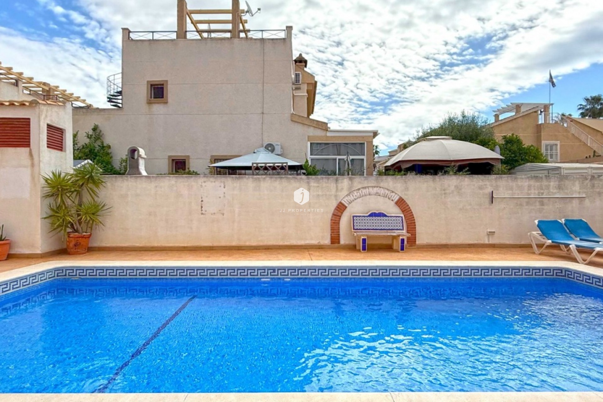 Resale - Chalet -
Orihuela Costa - Costa Blanca