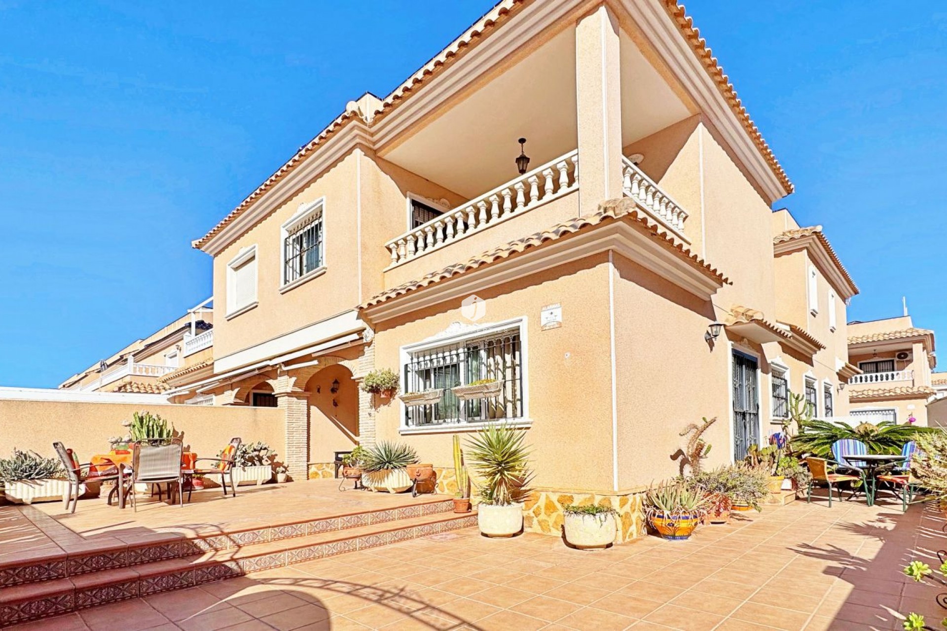 Resale - Chalet -
Orihuela Costa - Costa Blanca