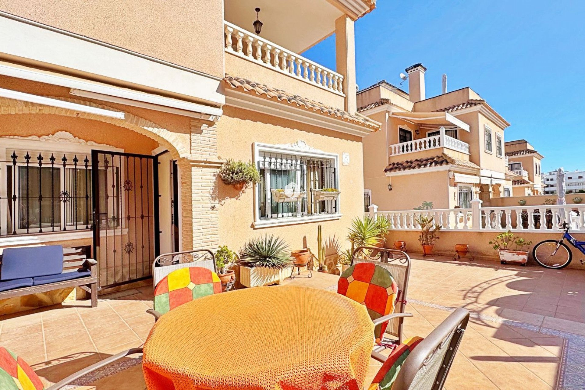 Resale - Chalet -
Orihuela Costa - Costa Blanca